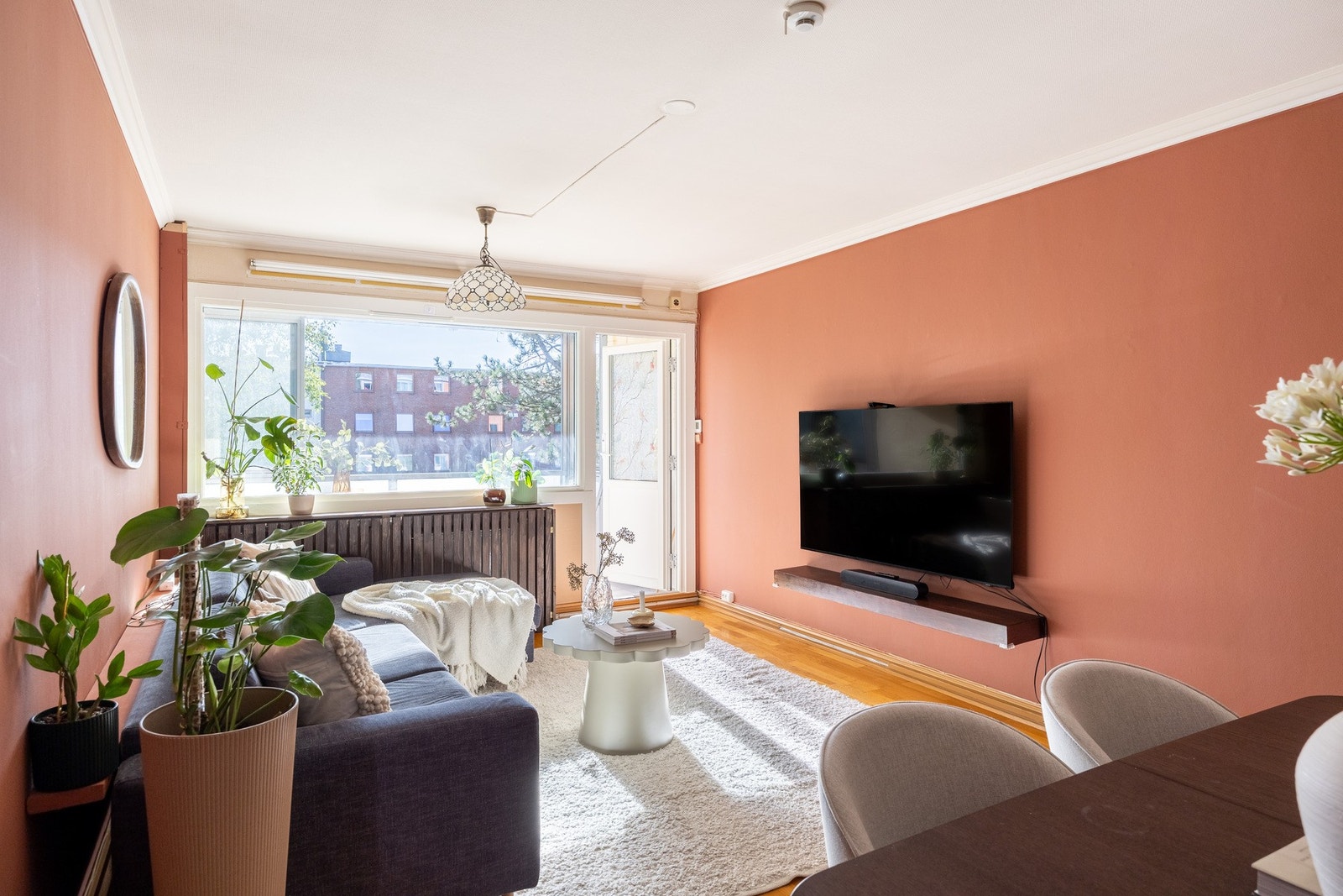 Stuen har en god planløsning som gjør det enkelt å innrede. Galleribilde