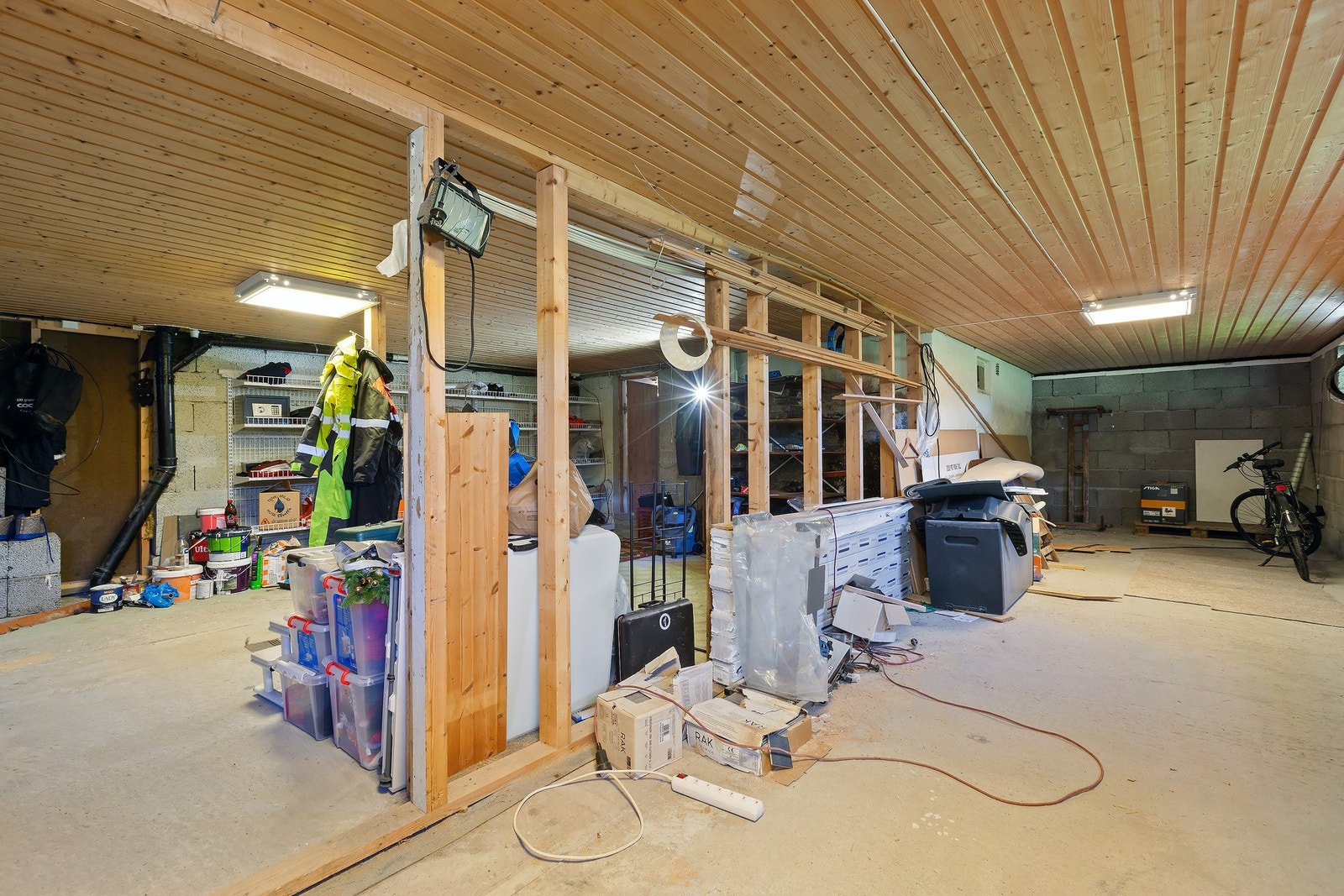 Stort og åpent kjellerrom med mange muligheter Galleribilde