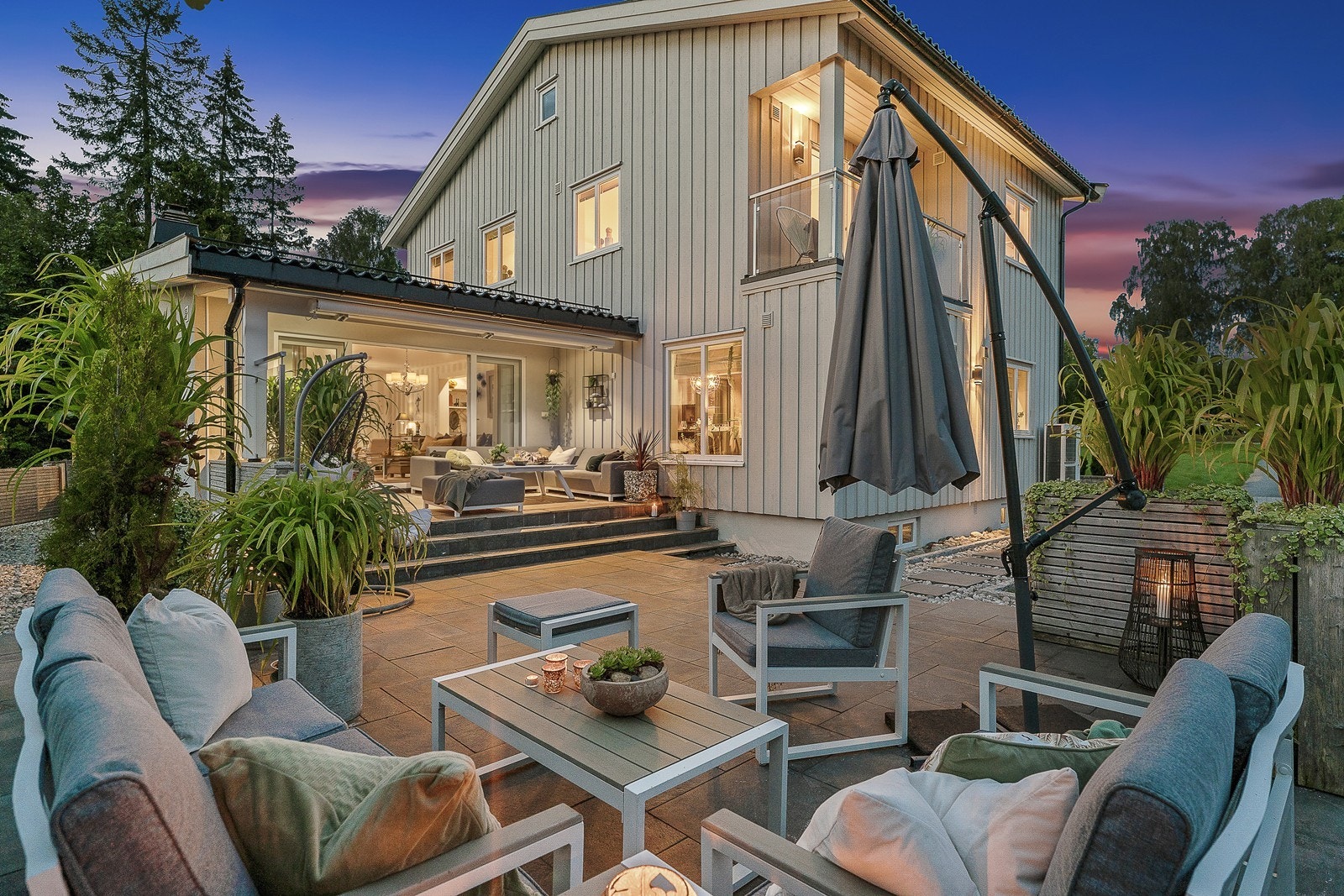 Eksklusiv villa med høy standard og fantastiske uteområder. Galleribilde