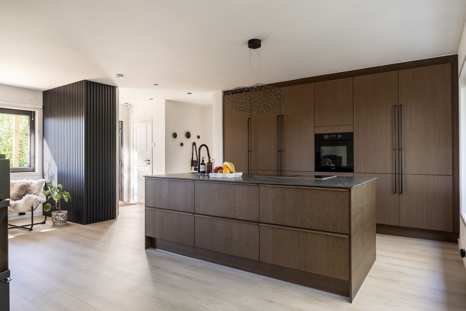 Boligen har gjennomgått betydelige oppgraderinger siden forrige omsetning i 2023. Galleribilde