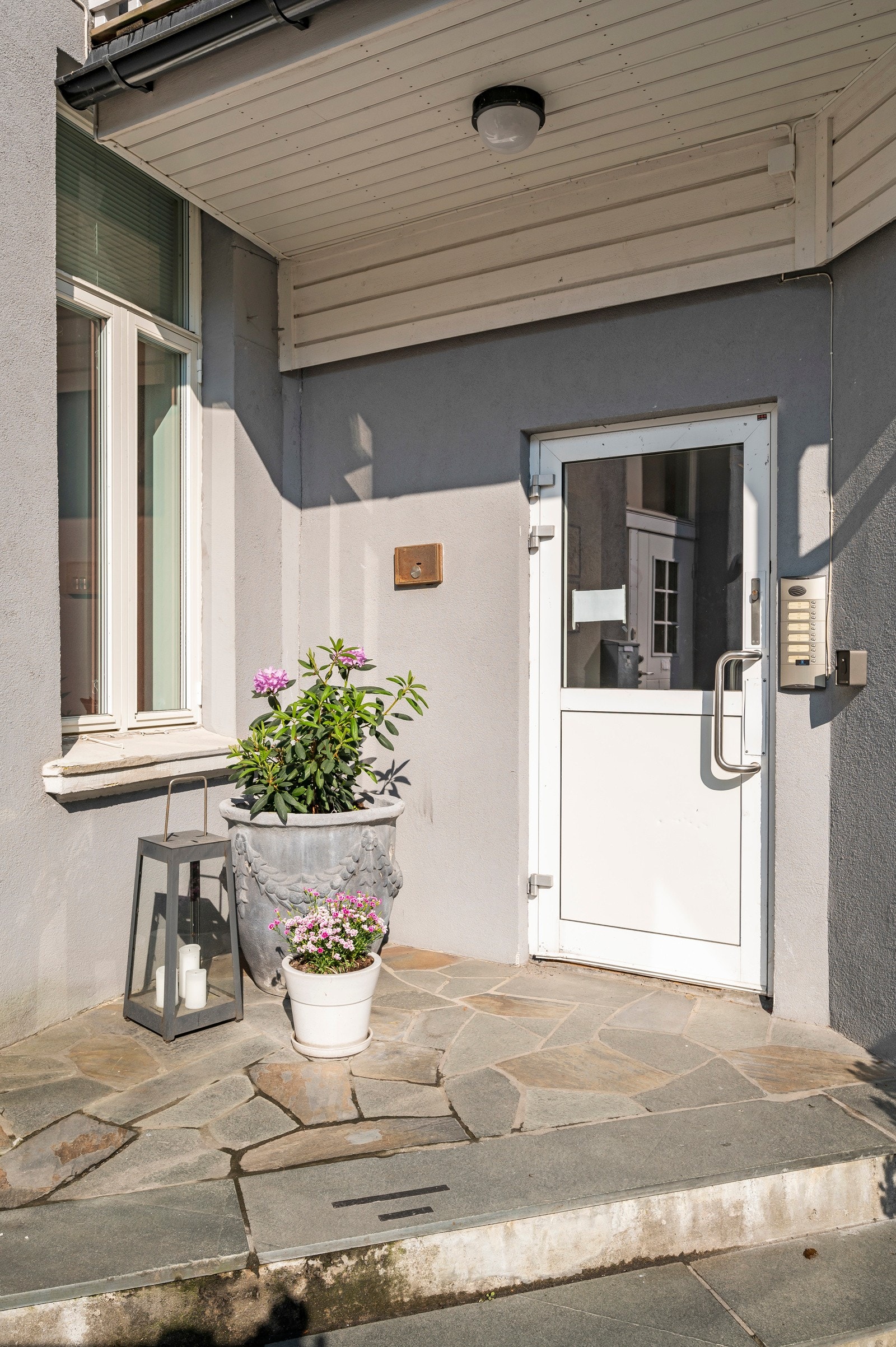 Inngangsparti fra bakgården Galleribilde