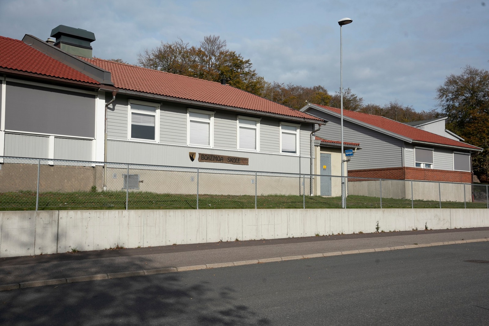 Bokemoa skole ligger like i nærheten Galleribilde