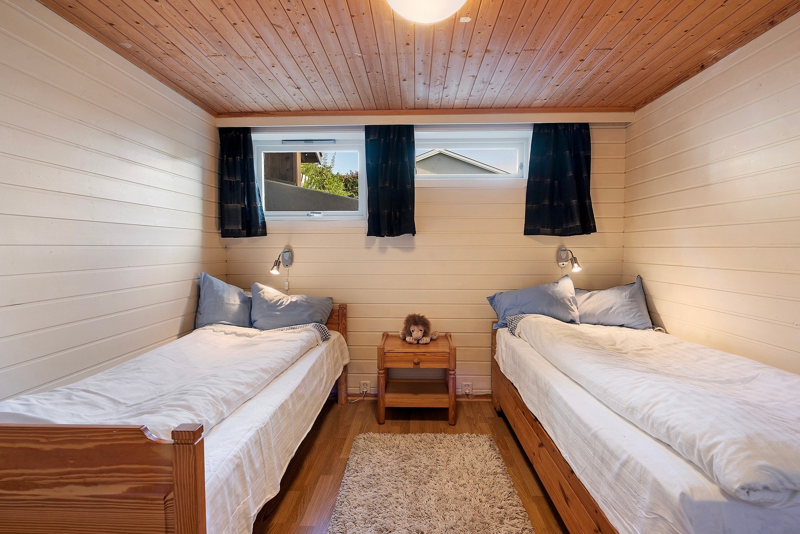 Rommene er pr. i dag ikke godkjent for opphold, og kjøper på selv søke bruksendring om det er ønskelig Galleribilde