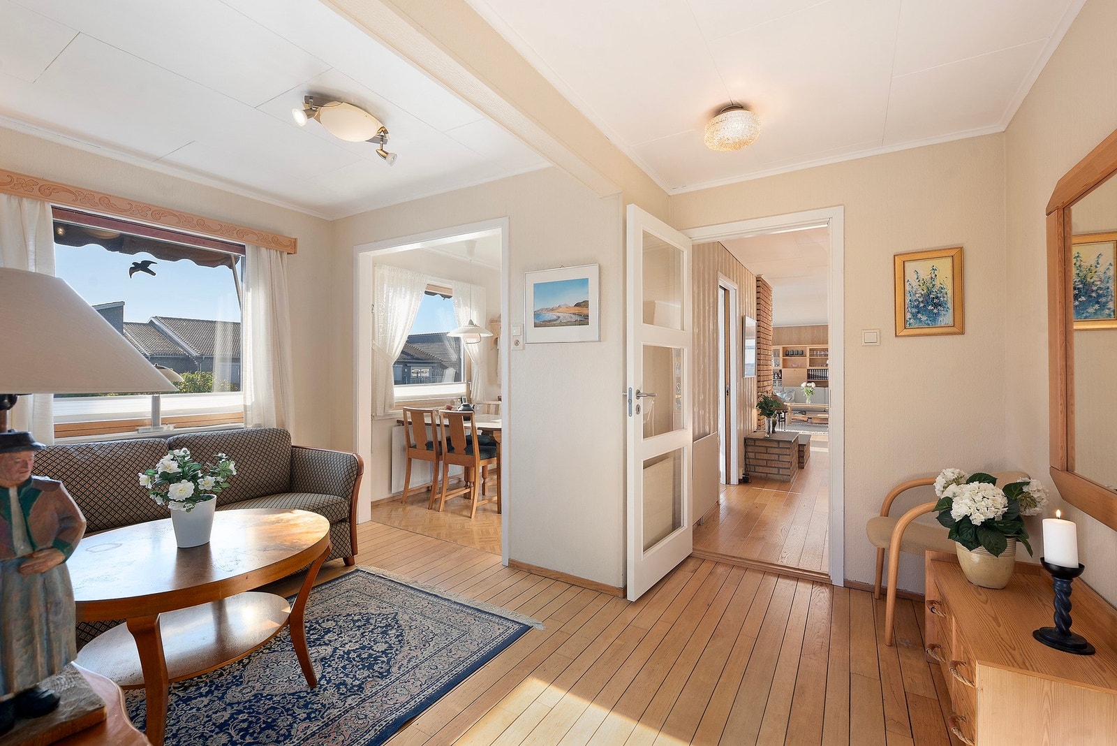 I tilknytning til gangen og kjøkkenet det en forstue Galleribilde