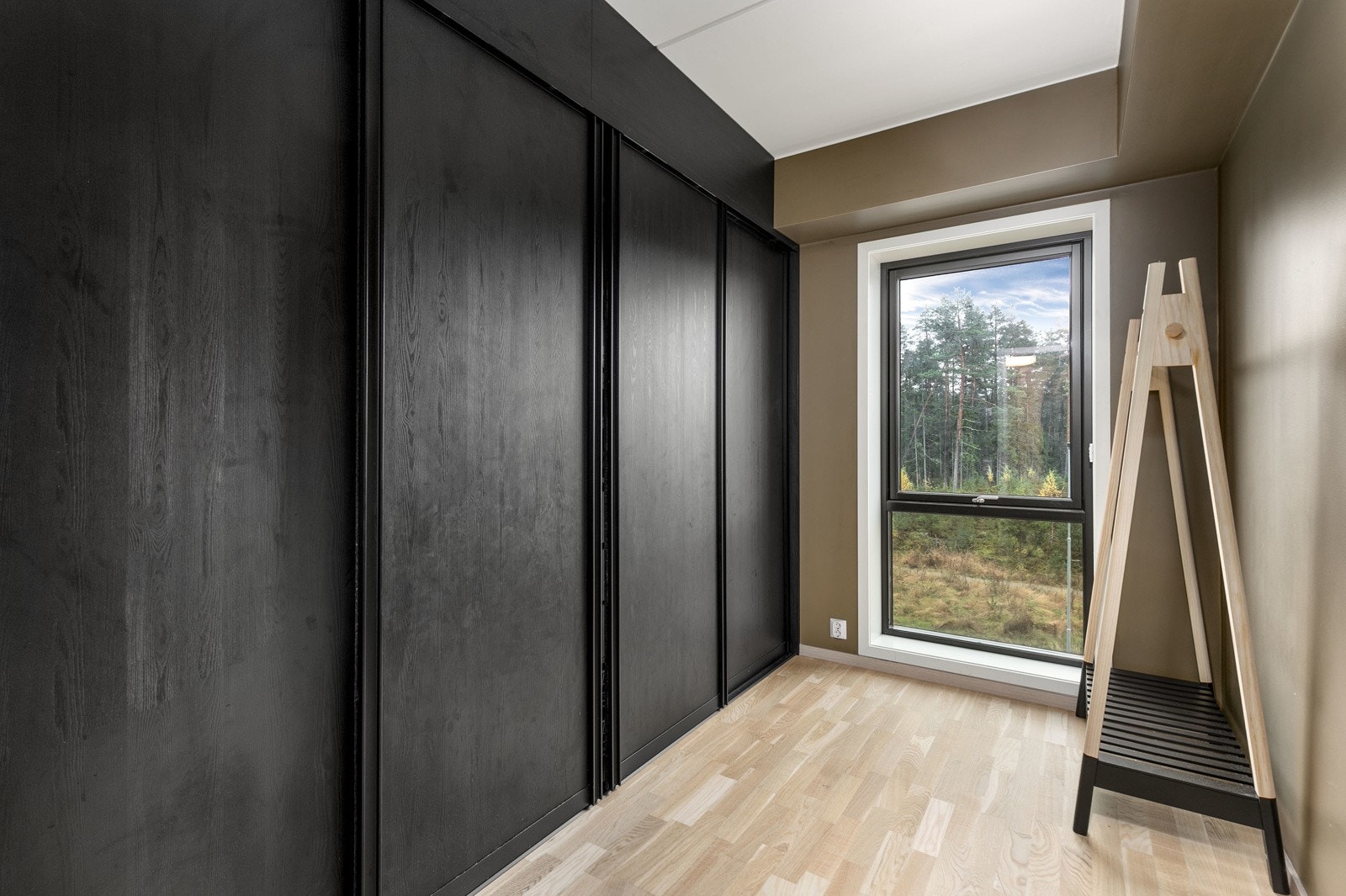 Soverom 2 benyttes i dag som garderobe. Galleribilde