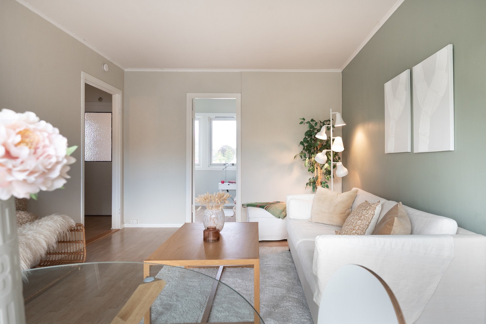 Bildene i denne annonsen er fra en liknende leilighet i bygget. Galleribilde