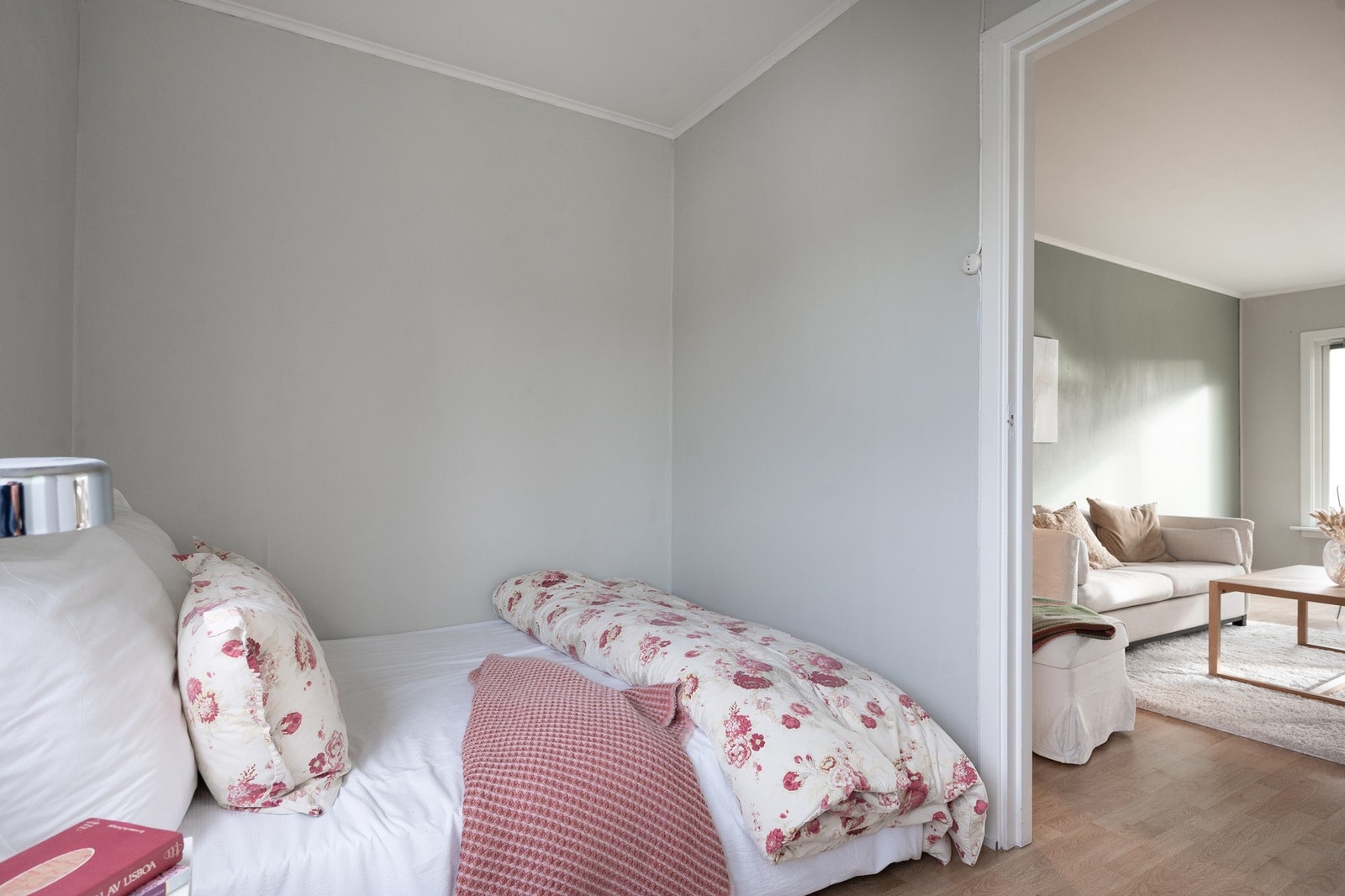 Bildene i denne annonsen er fra en liknende leilighet i bygget. Galleribilde