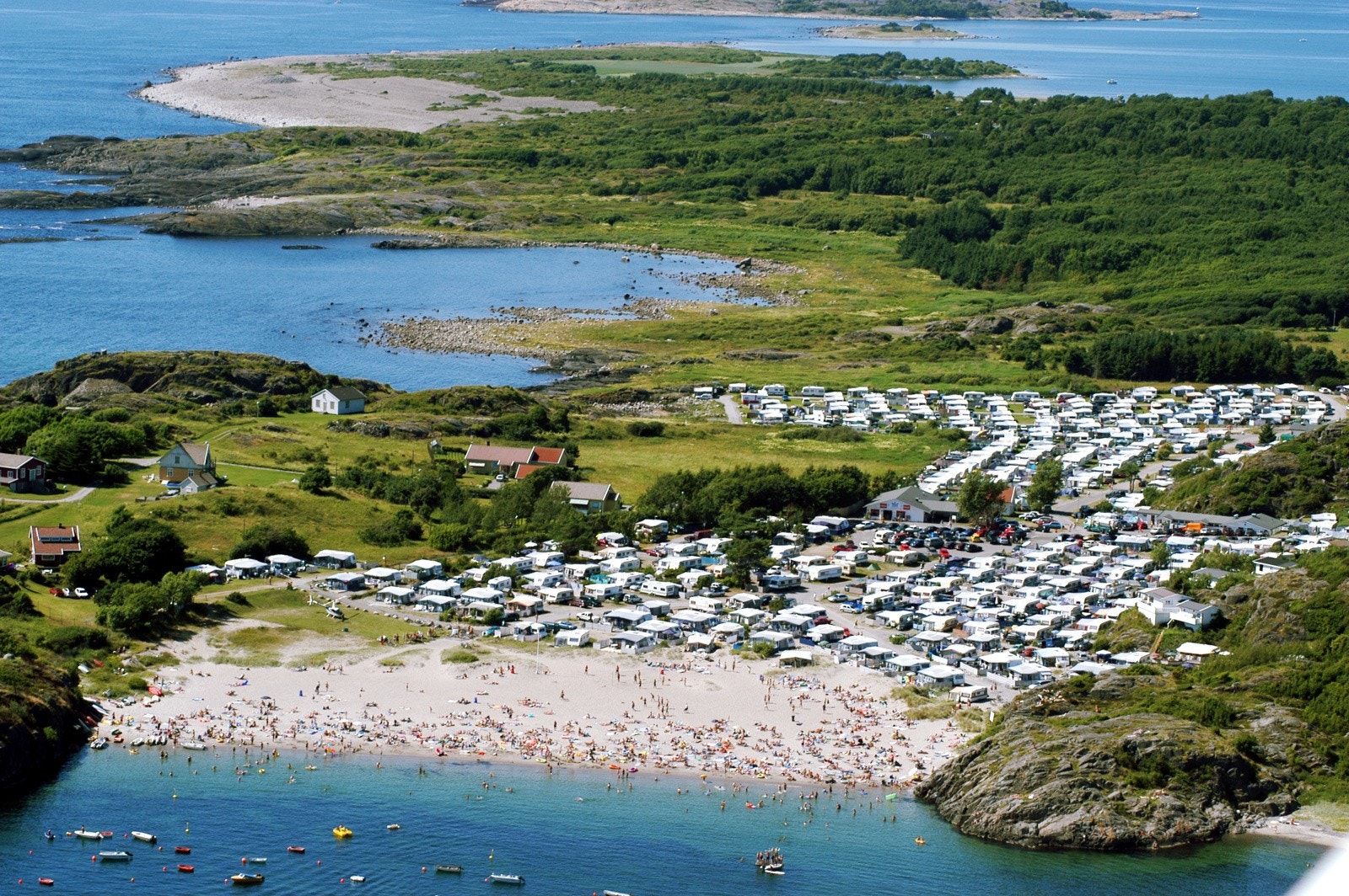 Oddanesand ligger i fin gangavstand og er en populær badeplass. Galleribilde