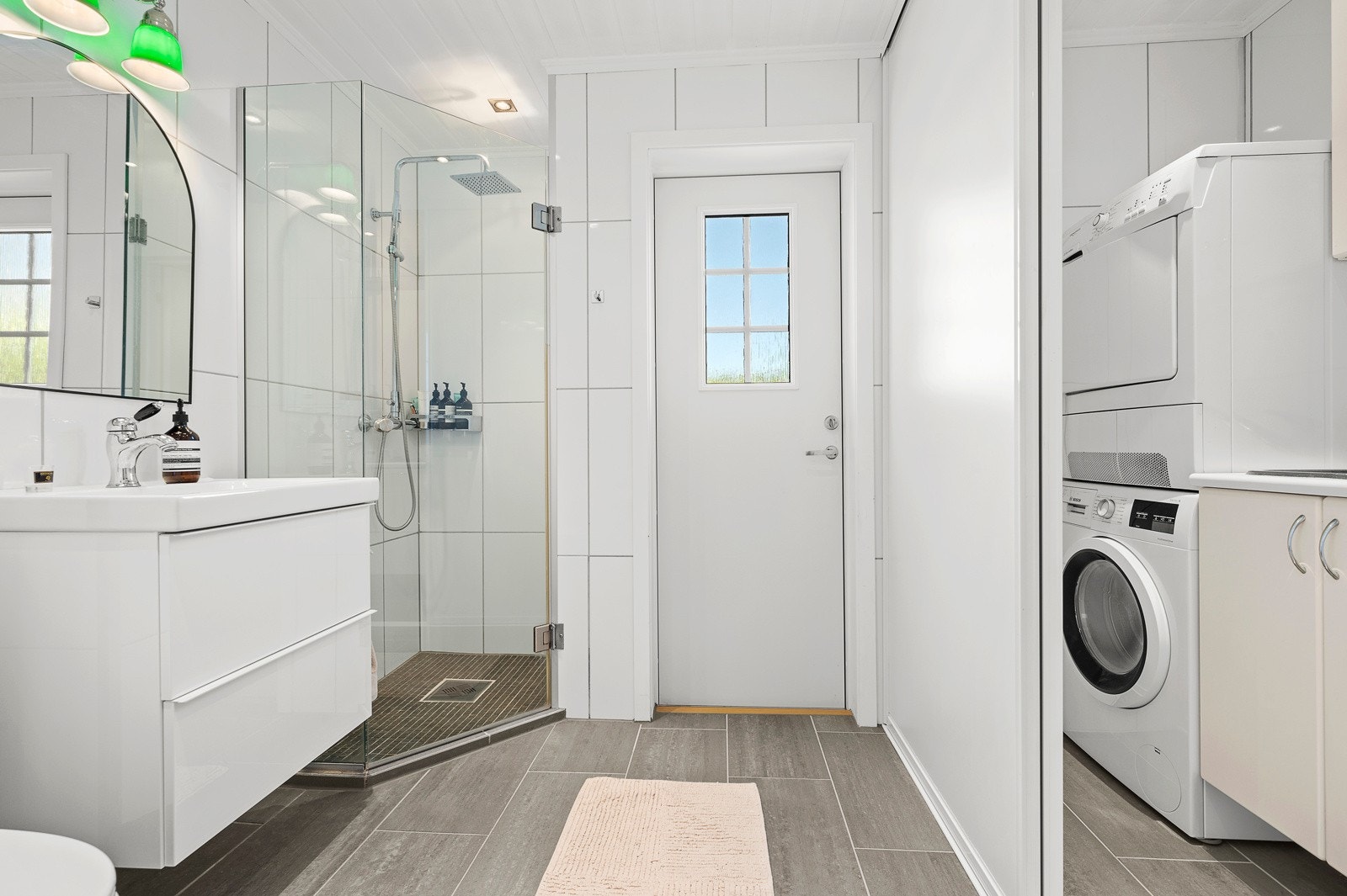 Bad i 1. etasje. Galleribilde