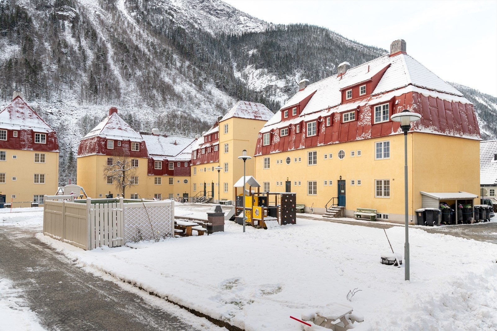 I tillegg medfølger en bod på loft og to i kjeller. Galleribilde