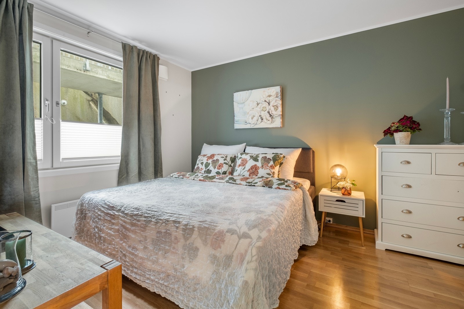 Det er 2 soverom i leiligheten. Hovedsoverom Galleribilde