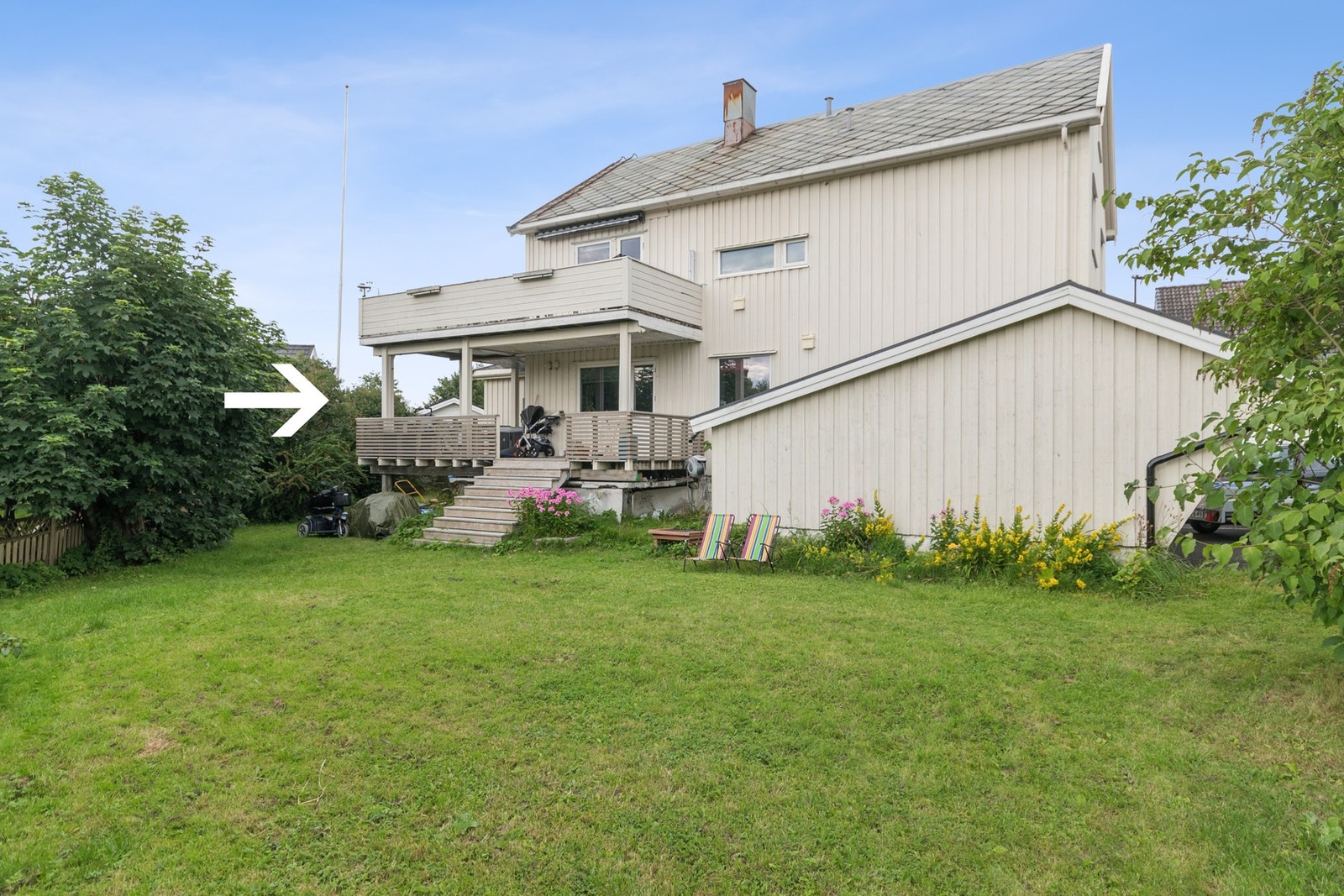 Velkommen til Alkeveien 4 - Halvpart av horisontaldelt tomannsbolig i Vestbyen. Foto: EFKT Galleribilde