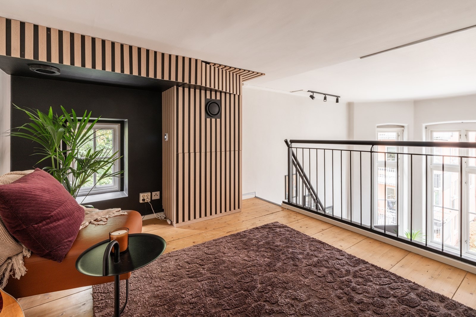 Fra stuen er det adkomst til en praktisk hems med et gulvareal på ca. 10 m². Galleribilde