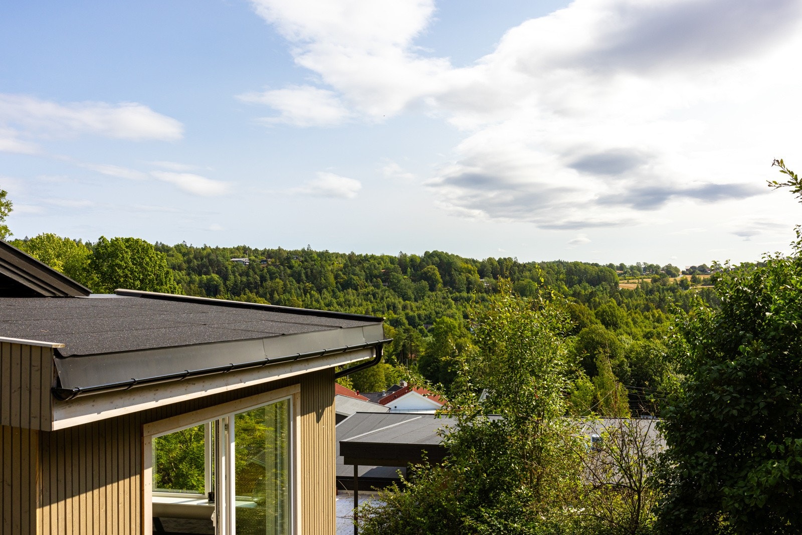 Boligen har fin utsikt mot Ordalen. Galleribilde