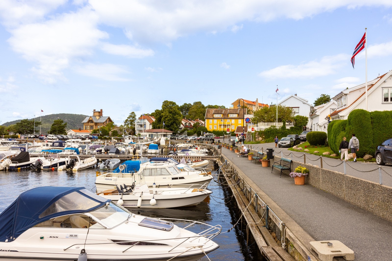 Det er kort vei til Drøbak sentrum med alt av servicetilbud og gode kollektivmuligheter. Galleribilde