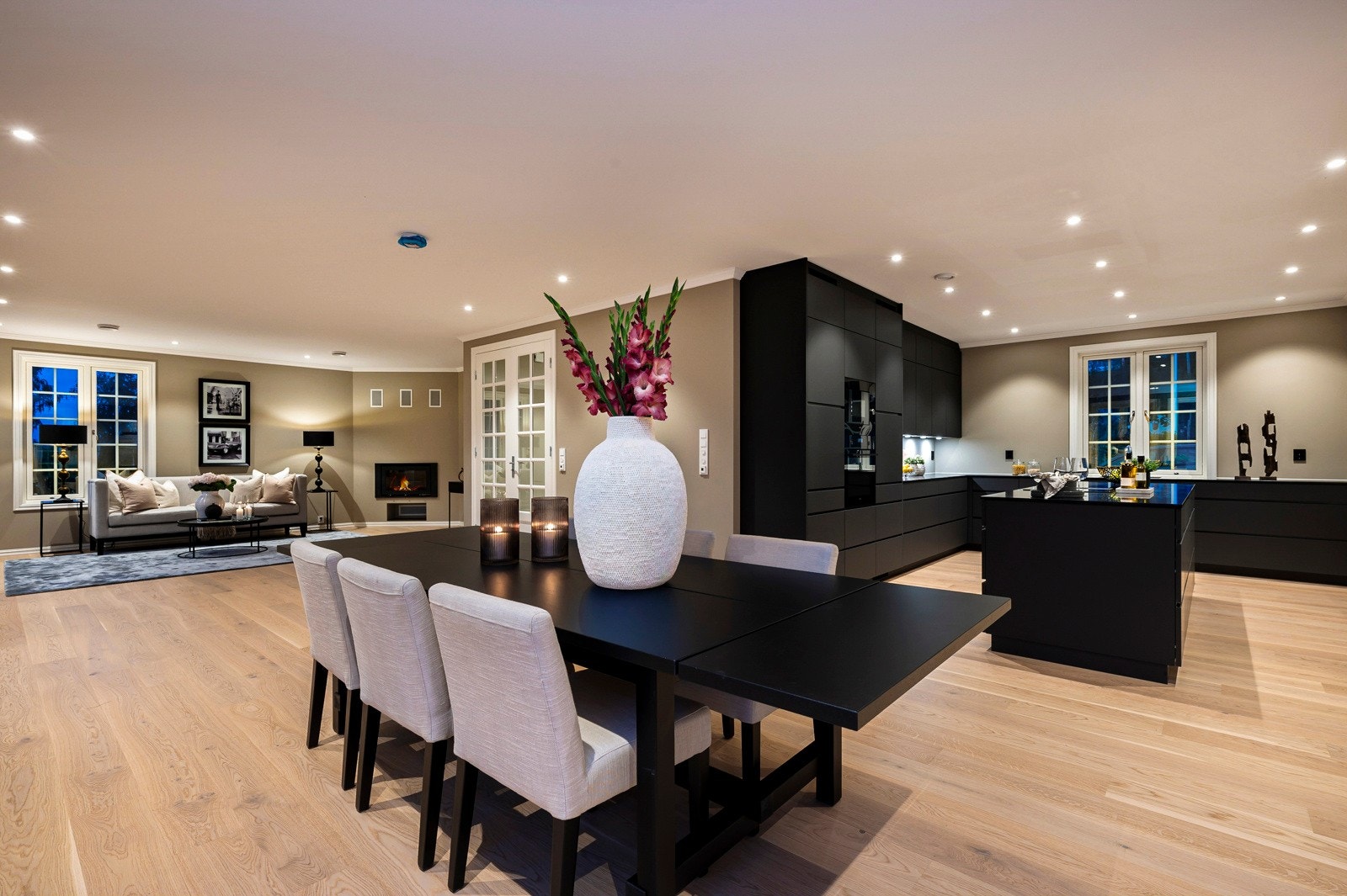 Illustrasjonsbilde - tatt i lignende bolig tidligere oppført av Riis Bygg AS. Galleribilde