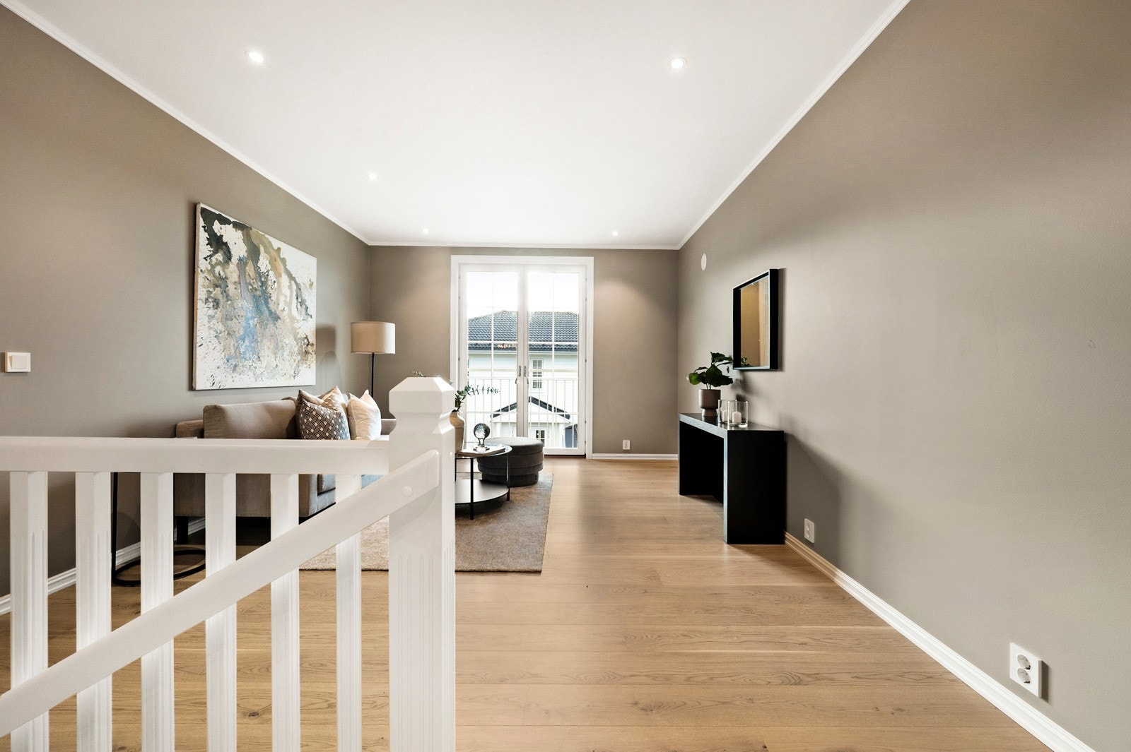 Stue i 2. etg med fransk balkong. Galleribilde