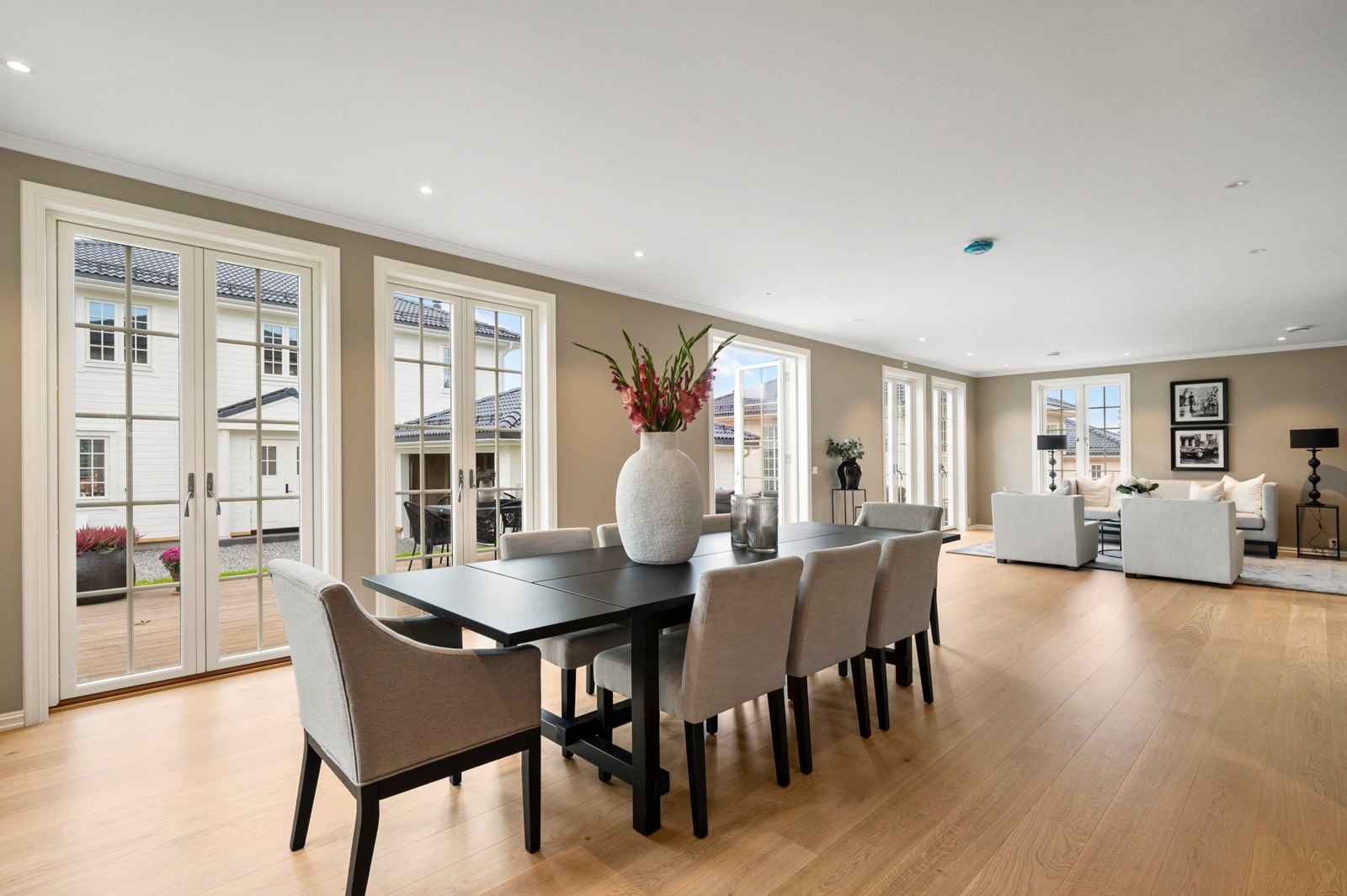 Illustrasjonsbilde - tatt i lignende bolig tidligere oppført av Riis Bygg AS. Galleribilde