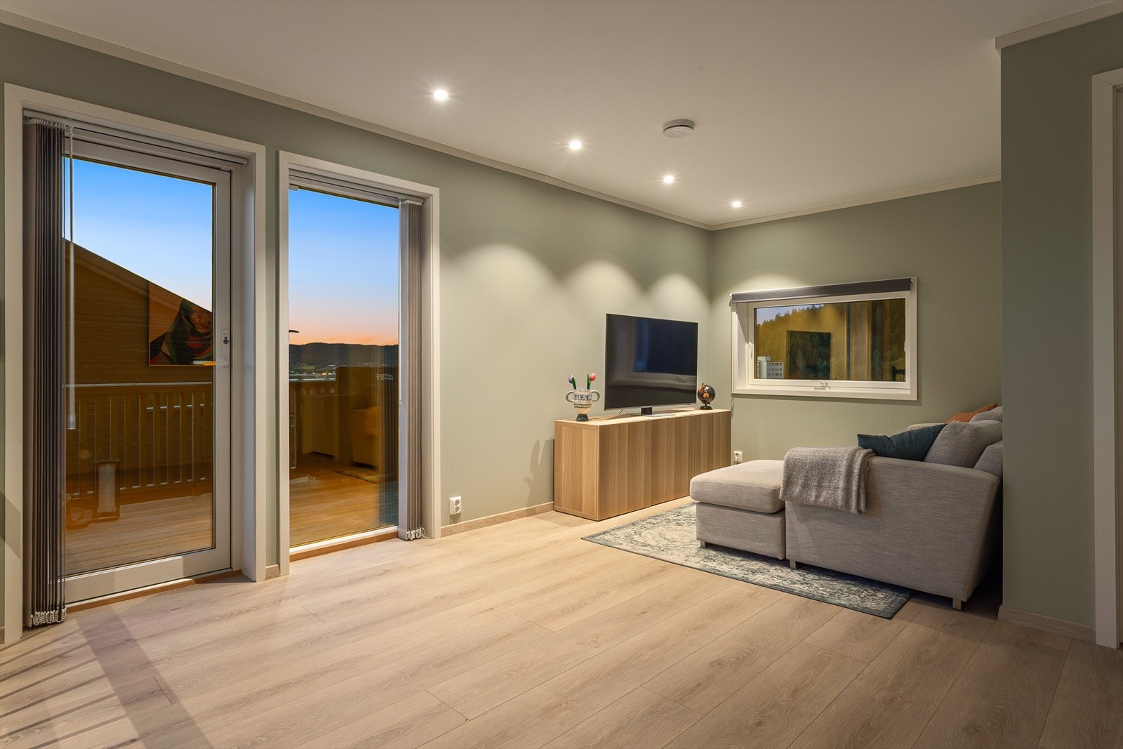 Kveldsfoto. Galleribilde