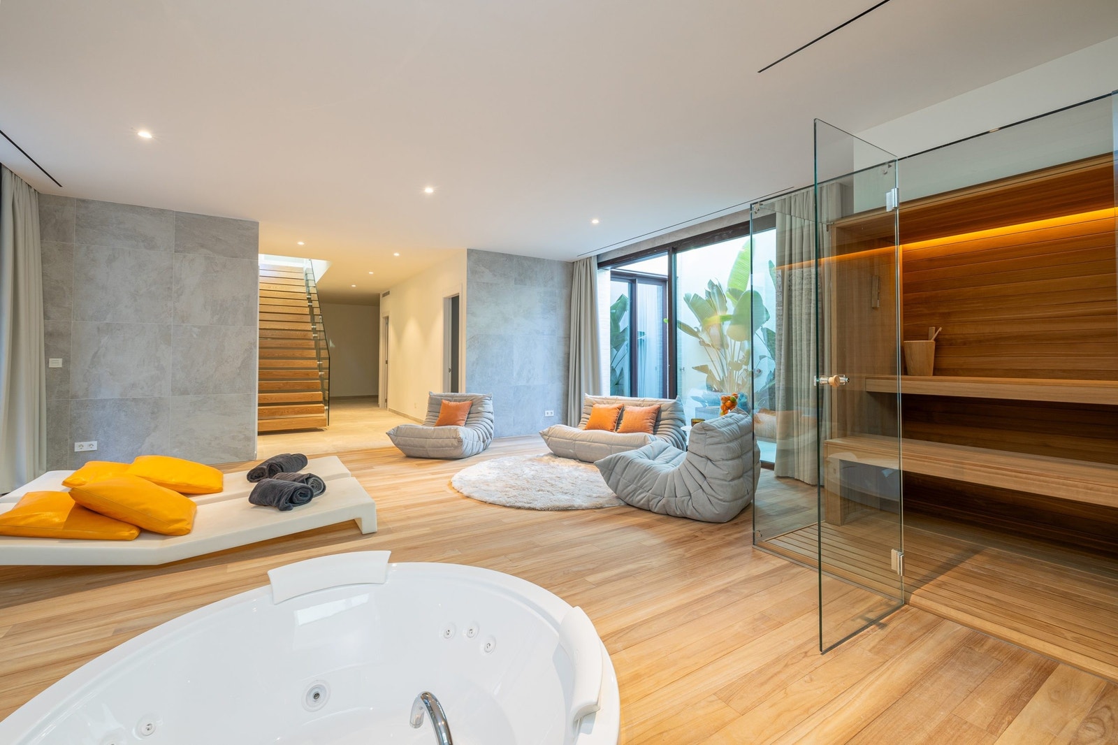 Kjeller med SPA Galleribilde