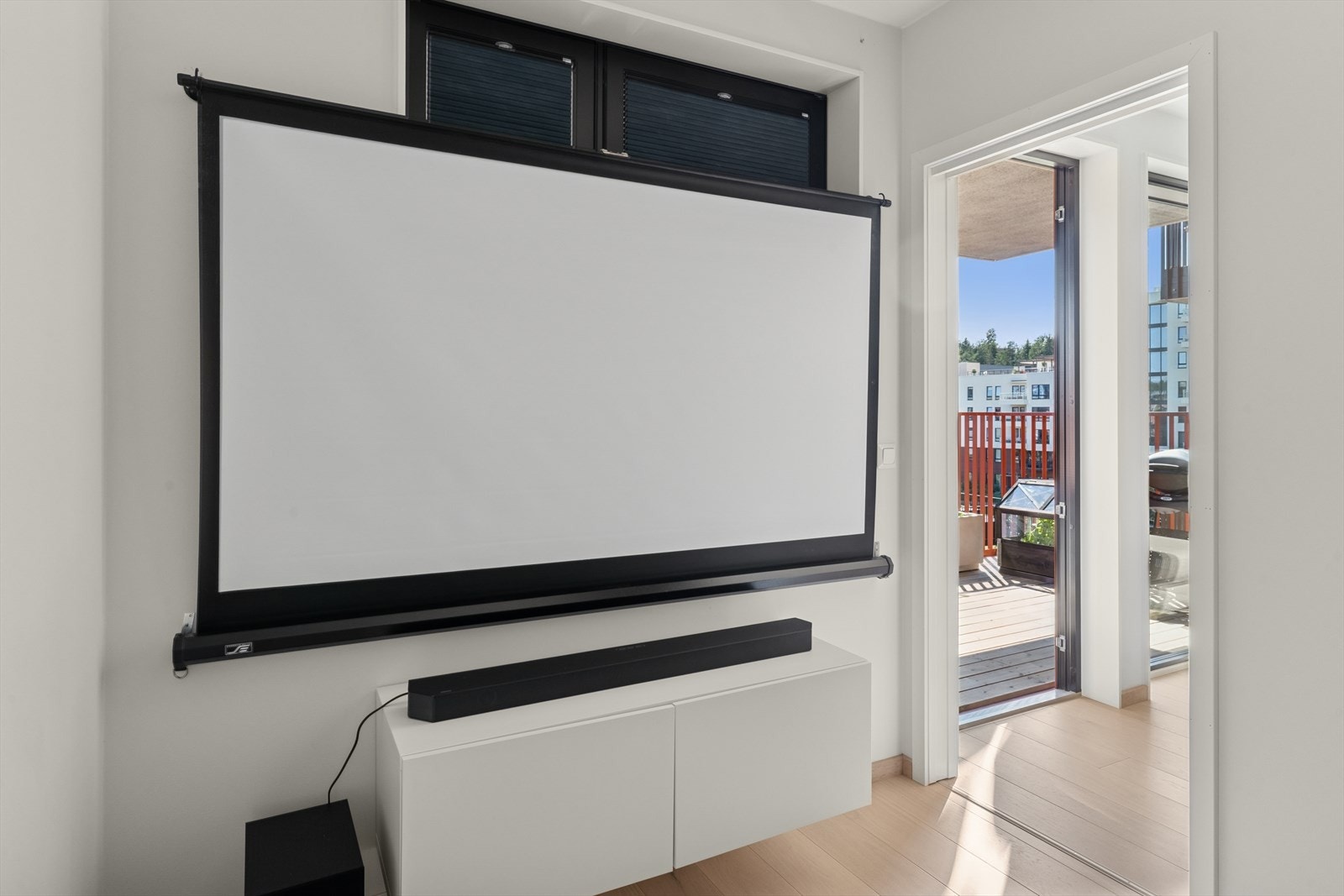 En gjennomført leilighet med flere smarte og innbydende løsninger. Galleribilde