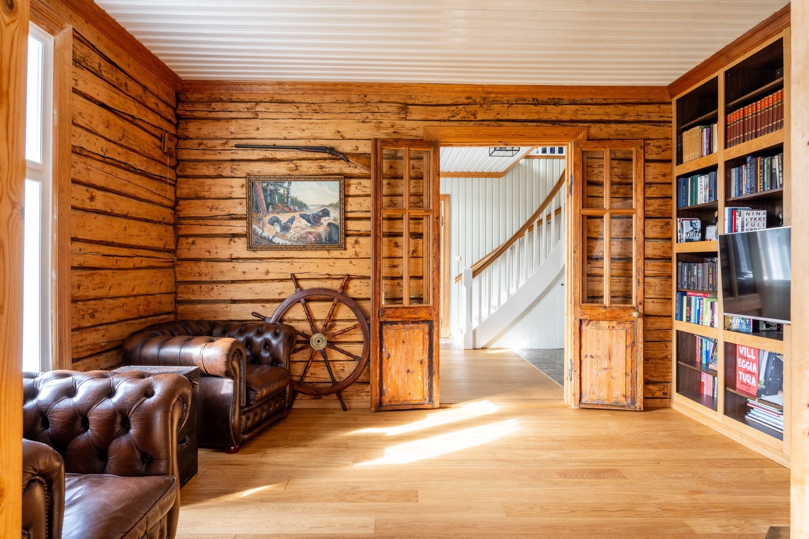 Her kan familien samles til både hverdag og fest, med romslige flater som gir god plass til store selskaper. Galleribilde