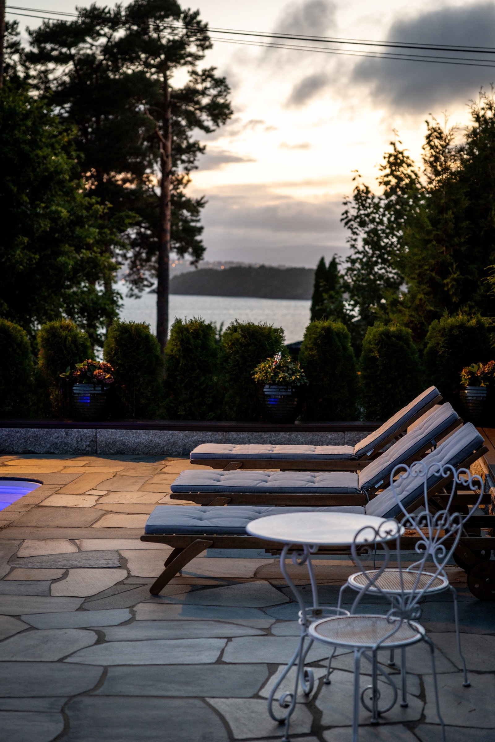 Herlig utsikt med kveldssol. Galleribilde