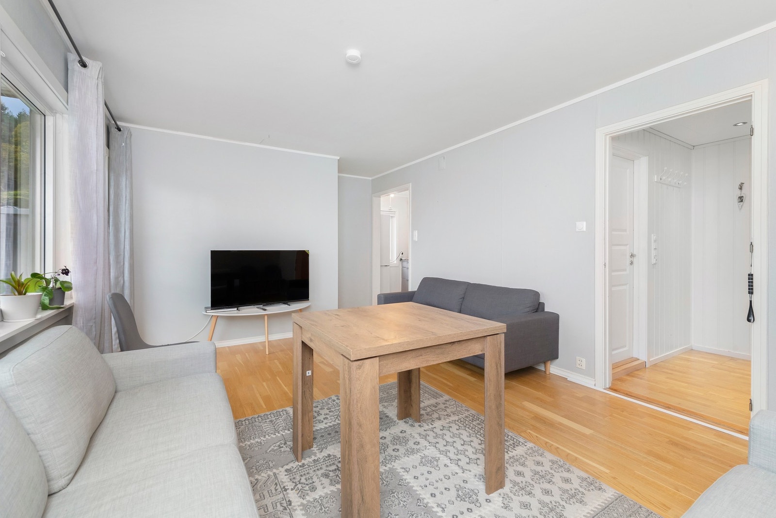 Stue mot kjøkken Galleribilde