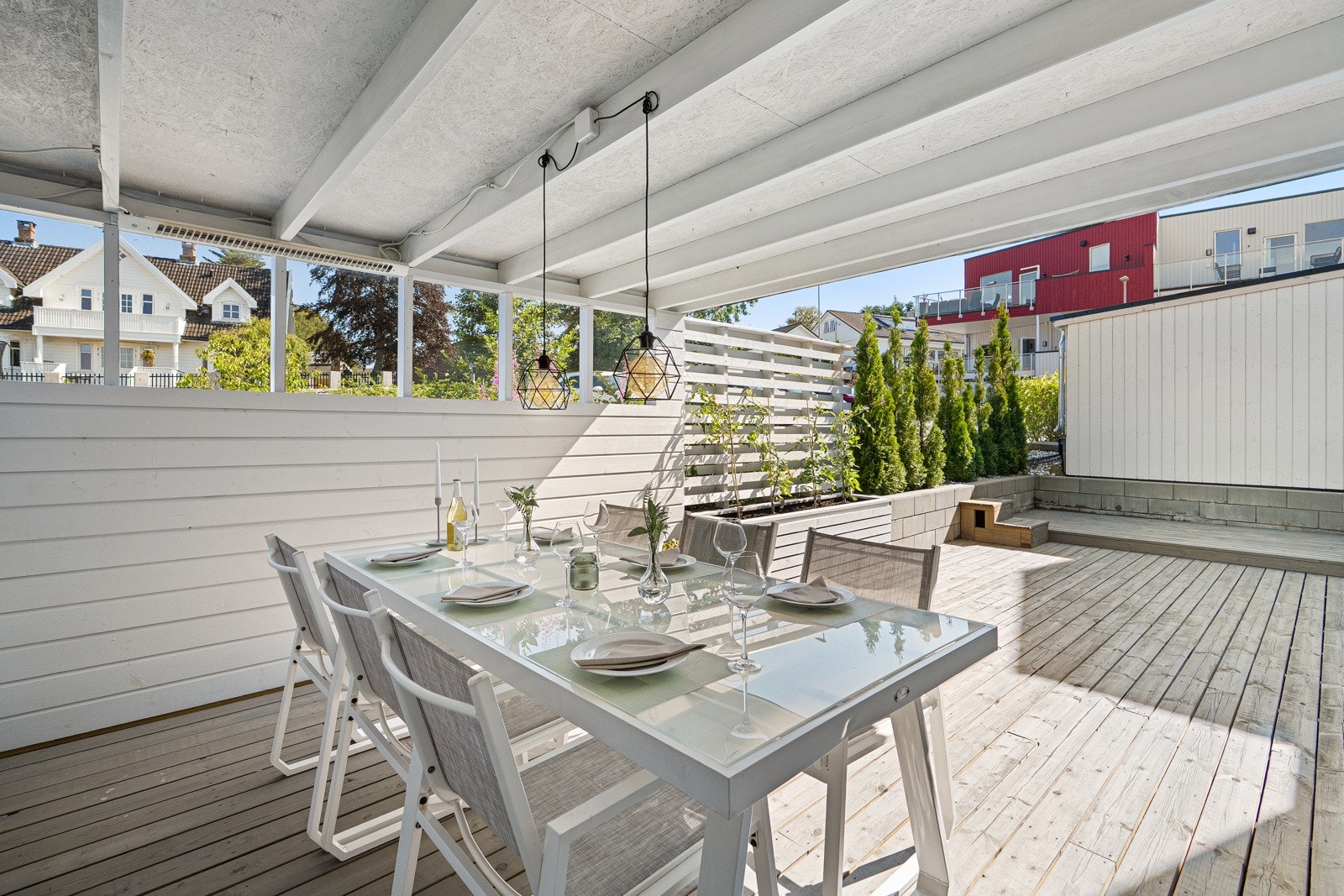 Stort og solrikt uteområde med god plass til både store og små. Galleribilde