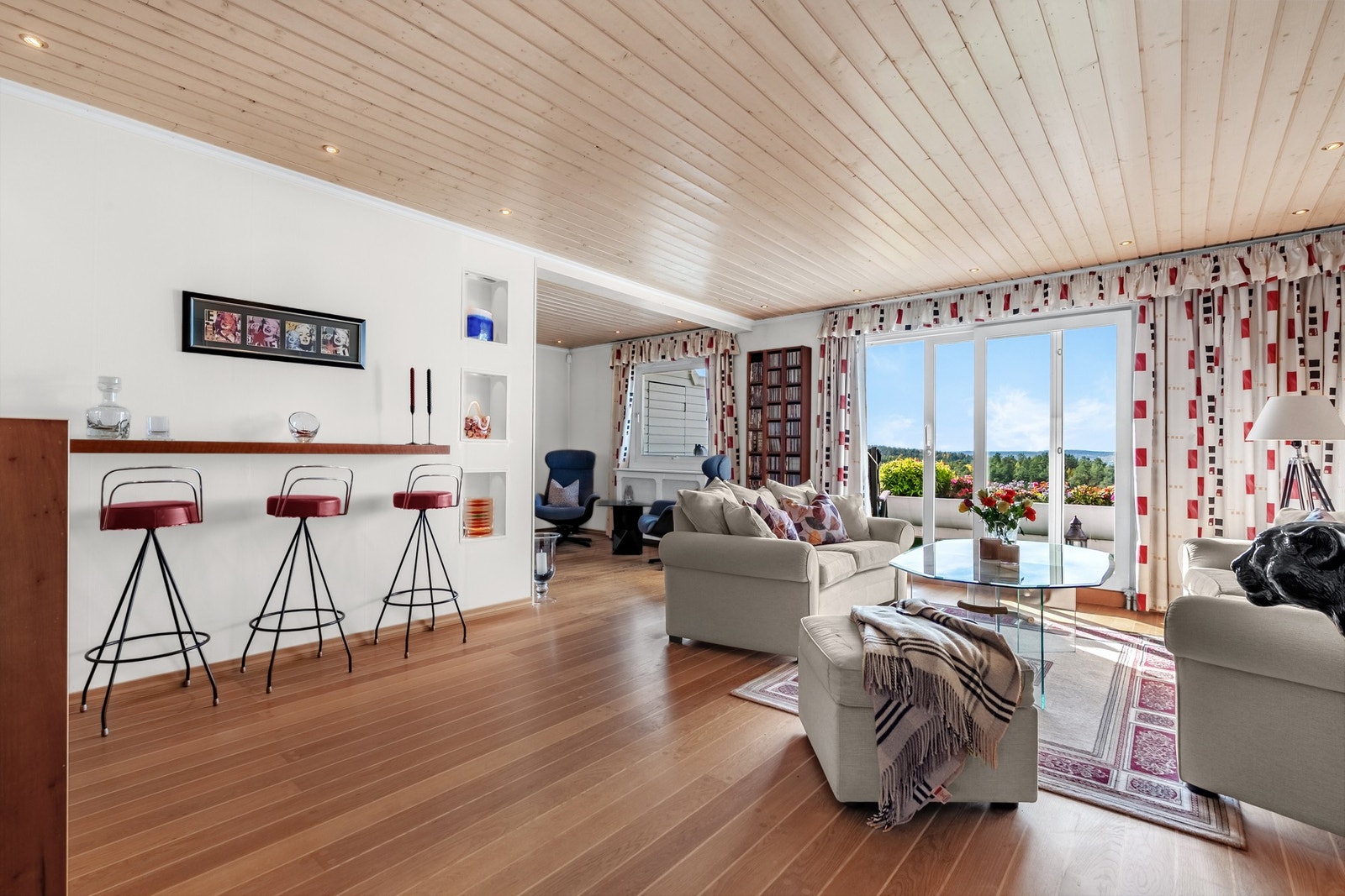 Boligen ble vesentlig påkostet i alle rom i 2004. Galleribilde