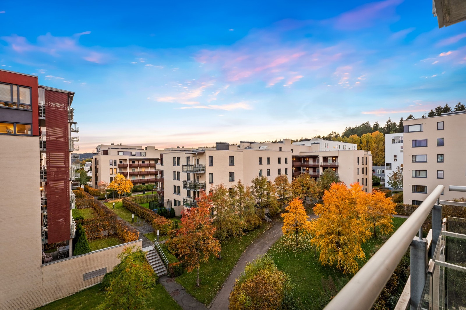 Her kan du nyte kveldshimmelen med familie og venner. Galleribilde