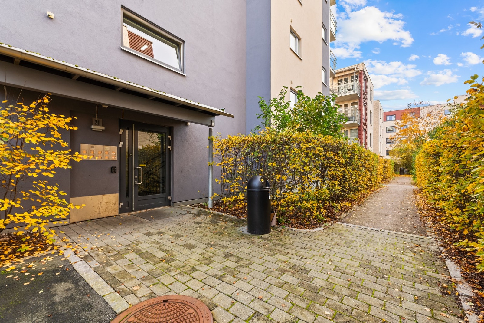 Søster Mathildes gate 21 ligger attraktivt til med umiddelbar tilgang på buss og storsenter Galleribilde
