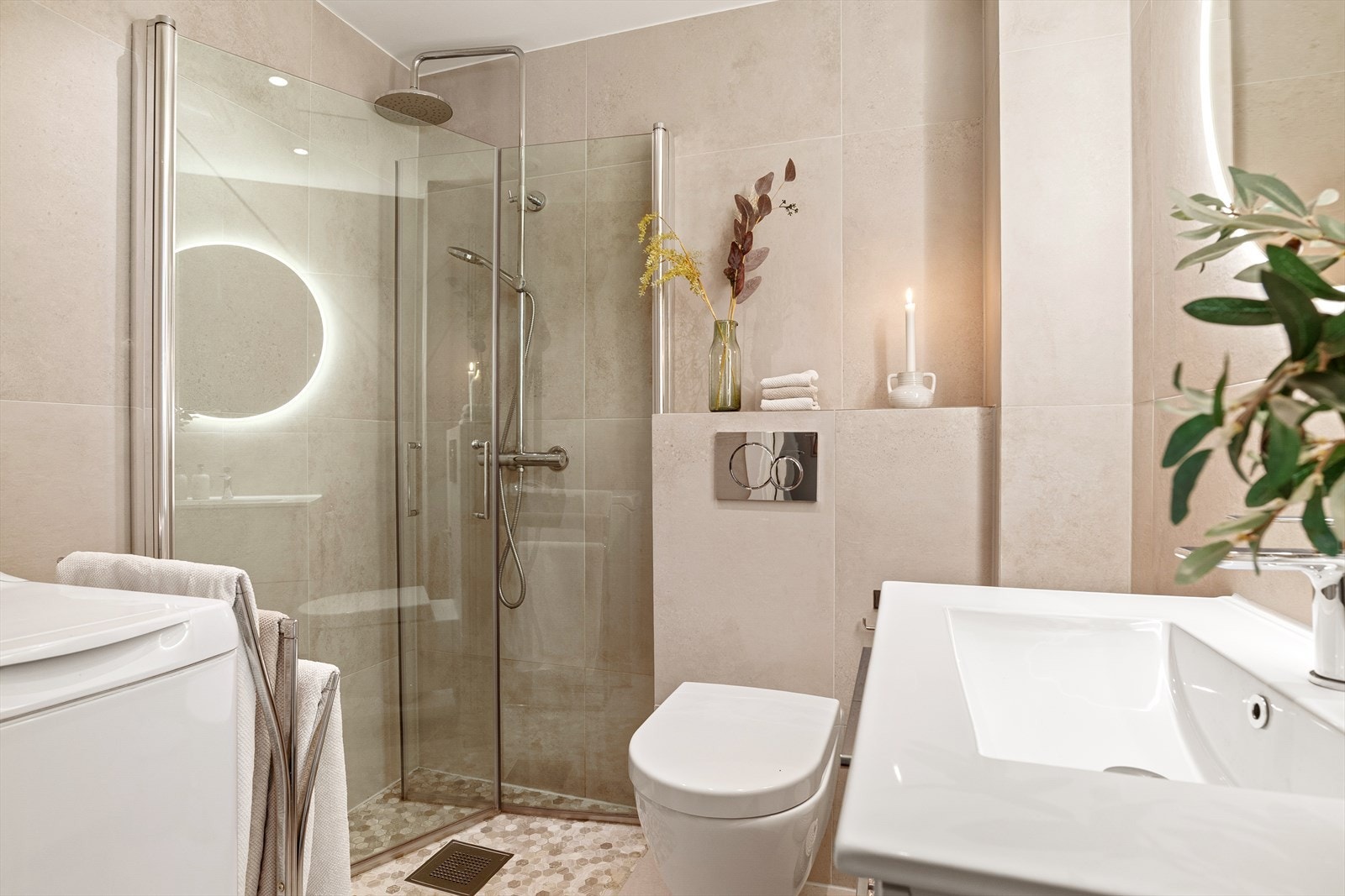 Lyst og moderne bad pusset opp i 2023. Galleribilde