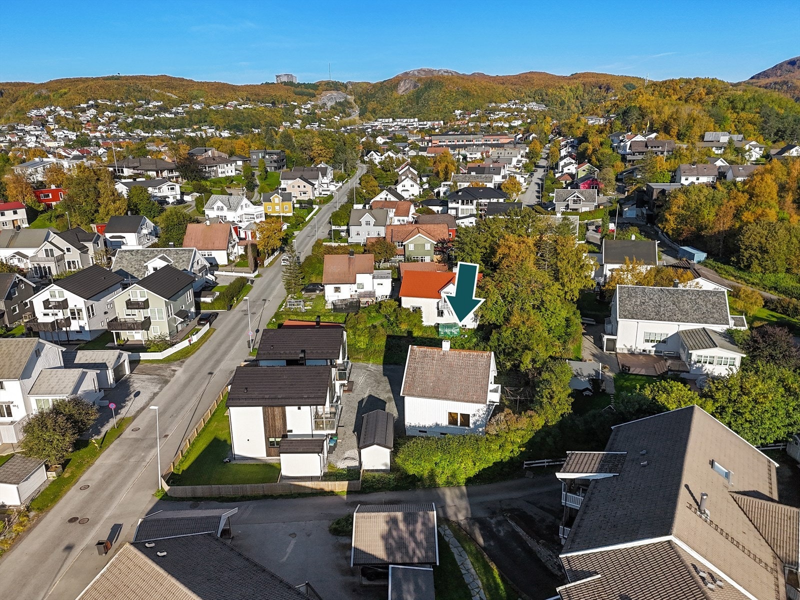 Området er populært da en får familievennlige omgivelser, nærhet til det meste en behøver i hverdagen og sykkelavstand til sentrum - Det er kort og ikke minst trygg skolevei til Saltvern skole (1-10 trinn) og i samme område finner du Saltvern barnehage Galleribilde