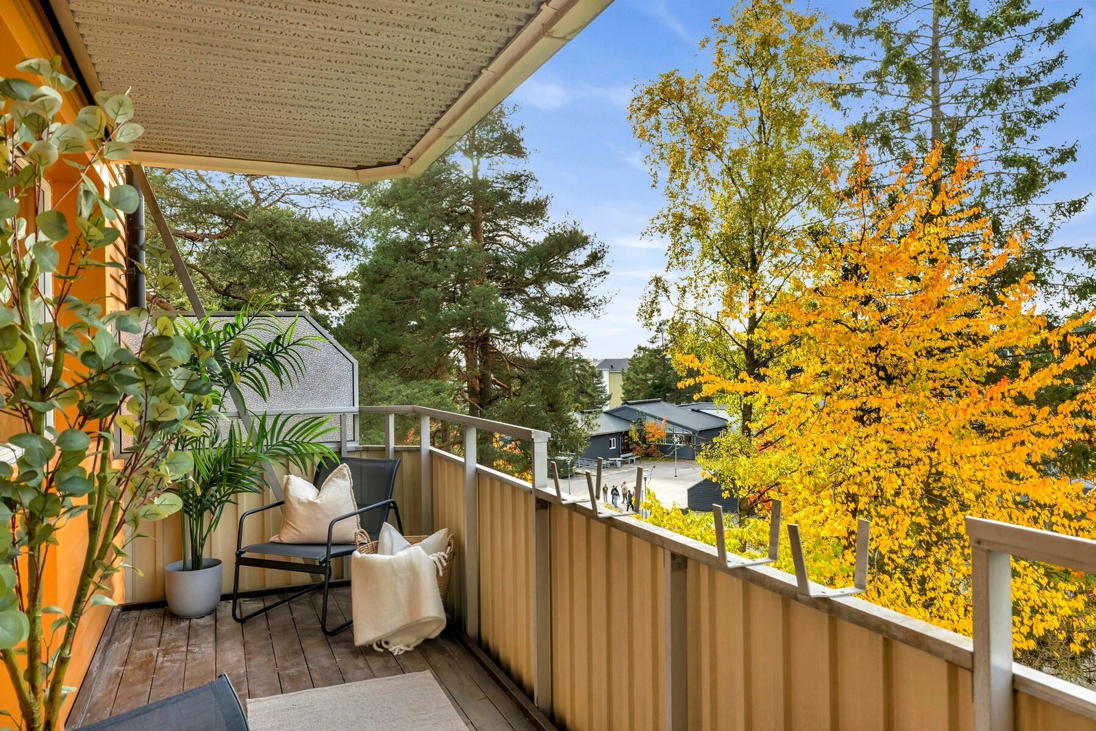 Solrik vestvendt balkong på 9 kvm Galleribilde