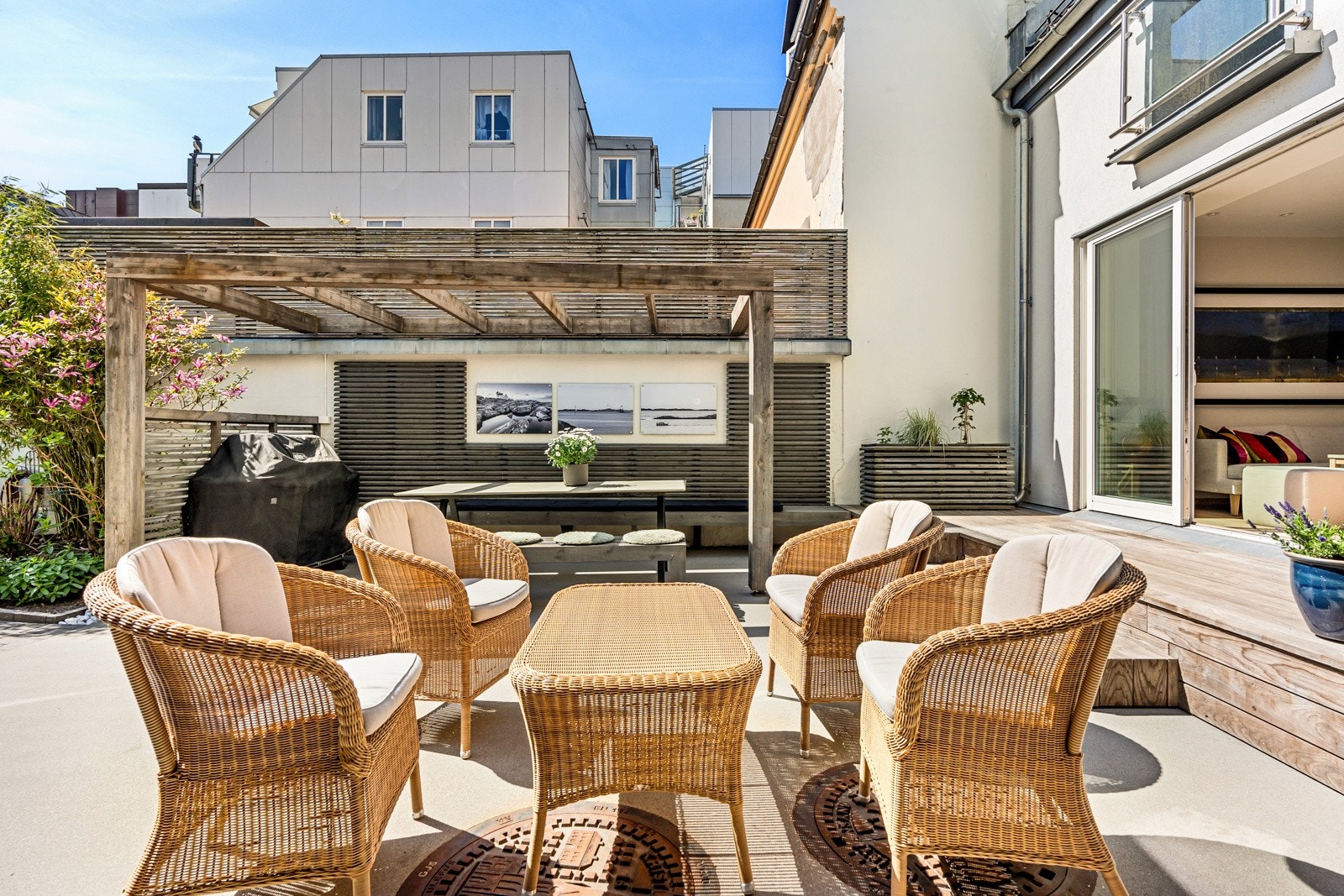 Sommeridyll og nydelig byhave Galleribilde