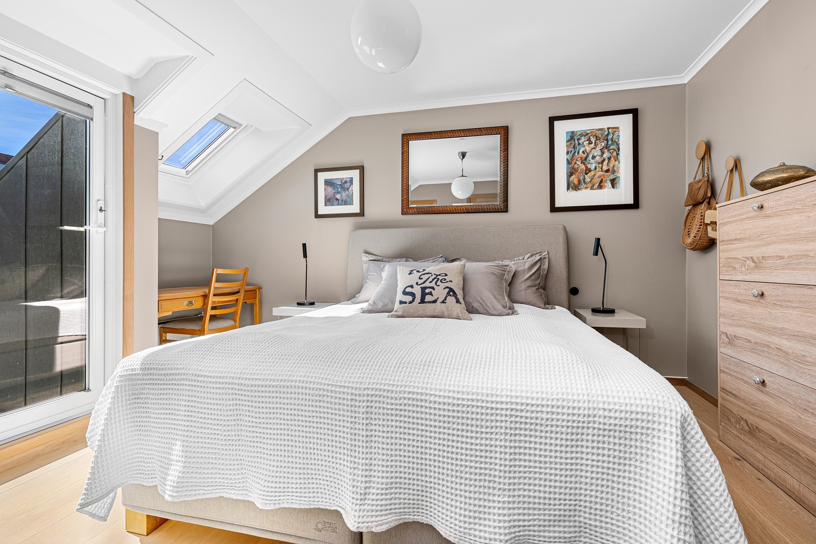 Soverom i 2.etasje i hoveddel Galleribilde