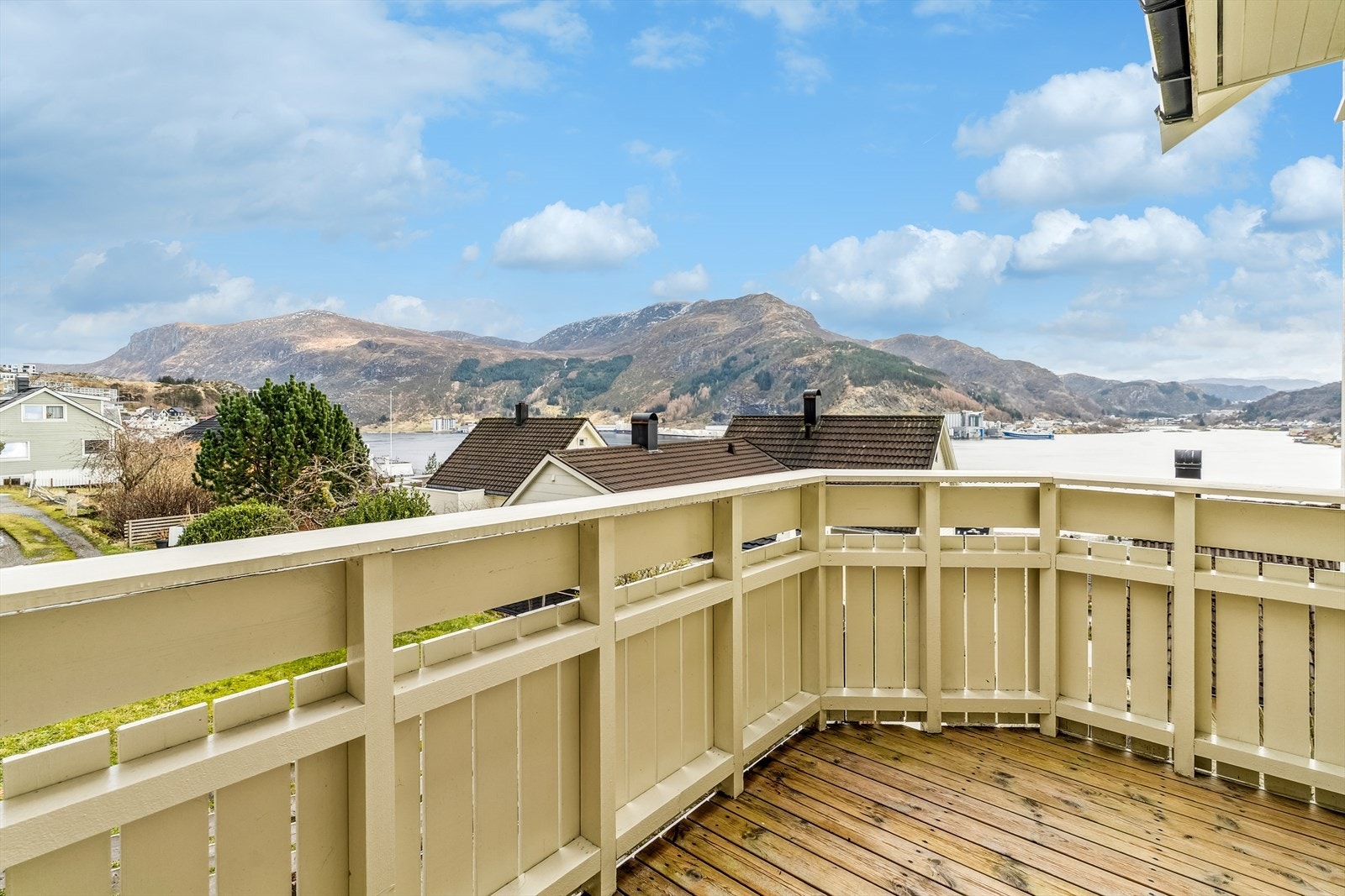 Direkte utgang til eigen privat balkong frå soverommet - perfekt for morgonkaffien! Galleribilde