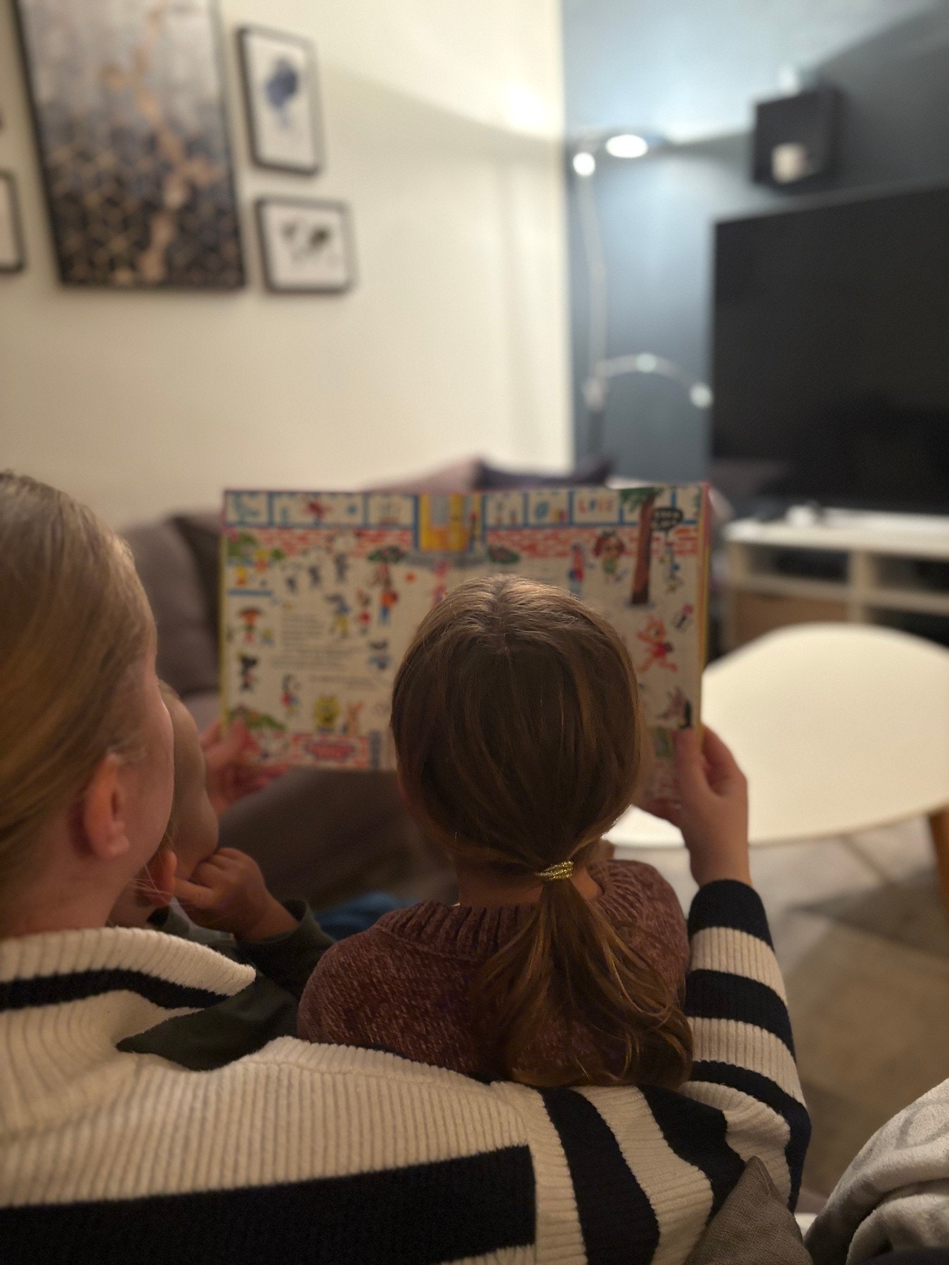 I den koselige stua er det lest mangt et eventyr. Galleribilde