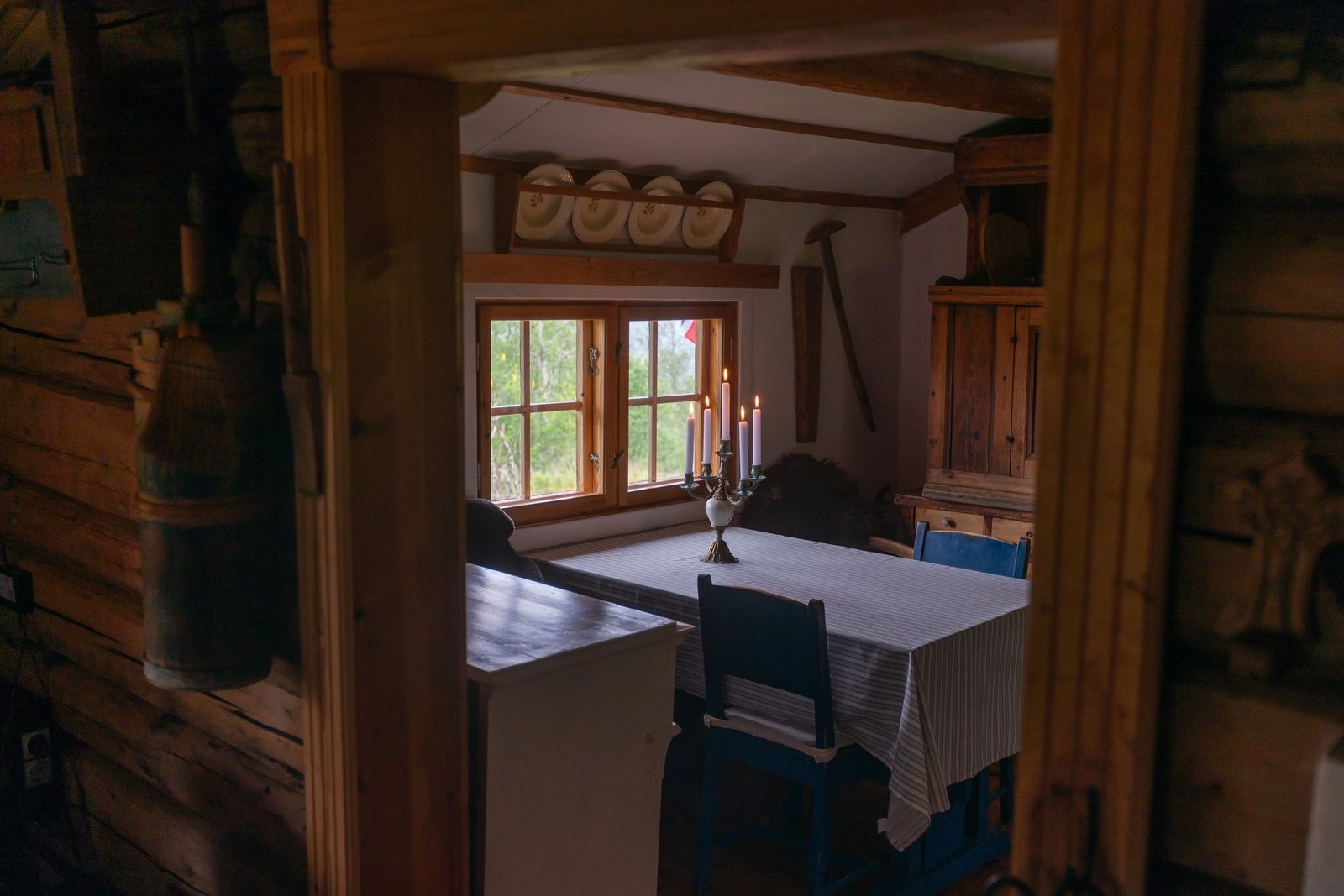 Fra stua til kjøkken Galleribilde