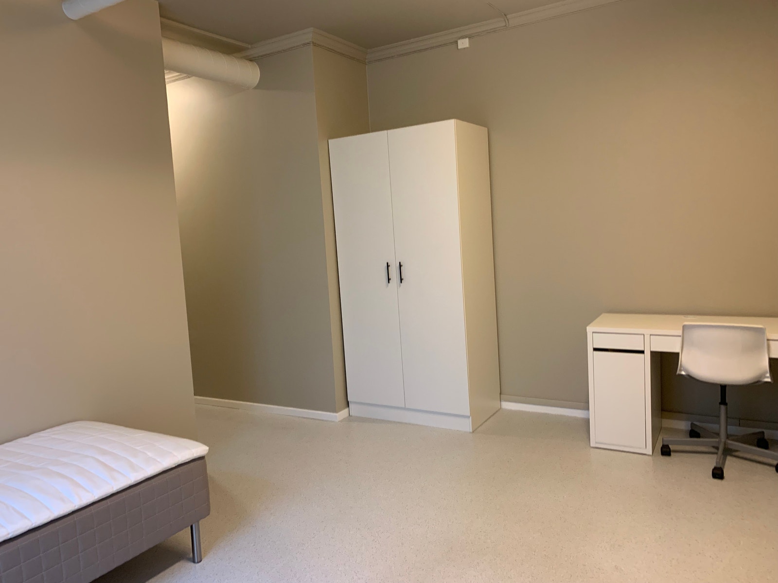 Hybel B2. Utleid. Galleribilde