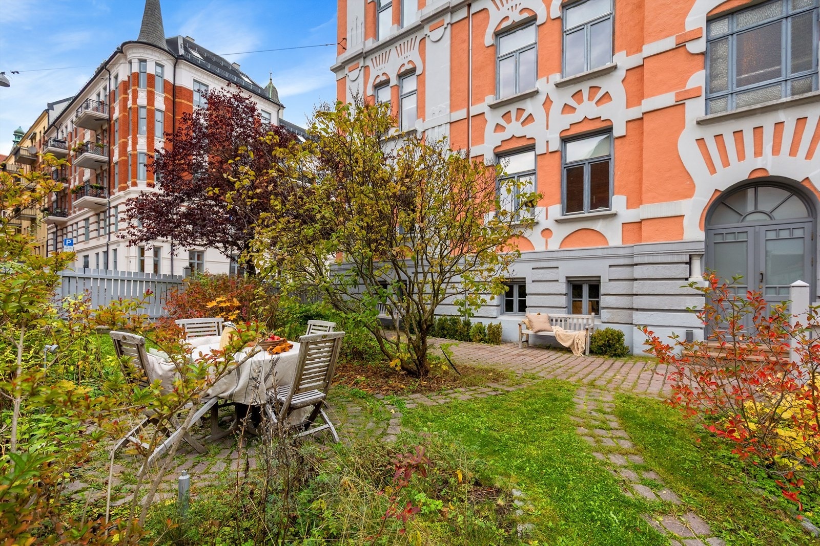 Hyggelige gangstier og sittesoner. Galleribilde