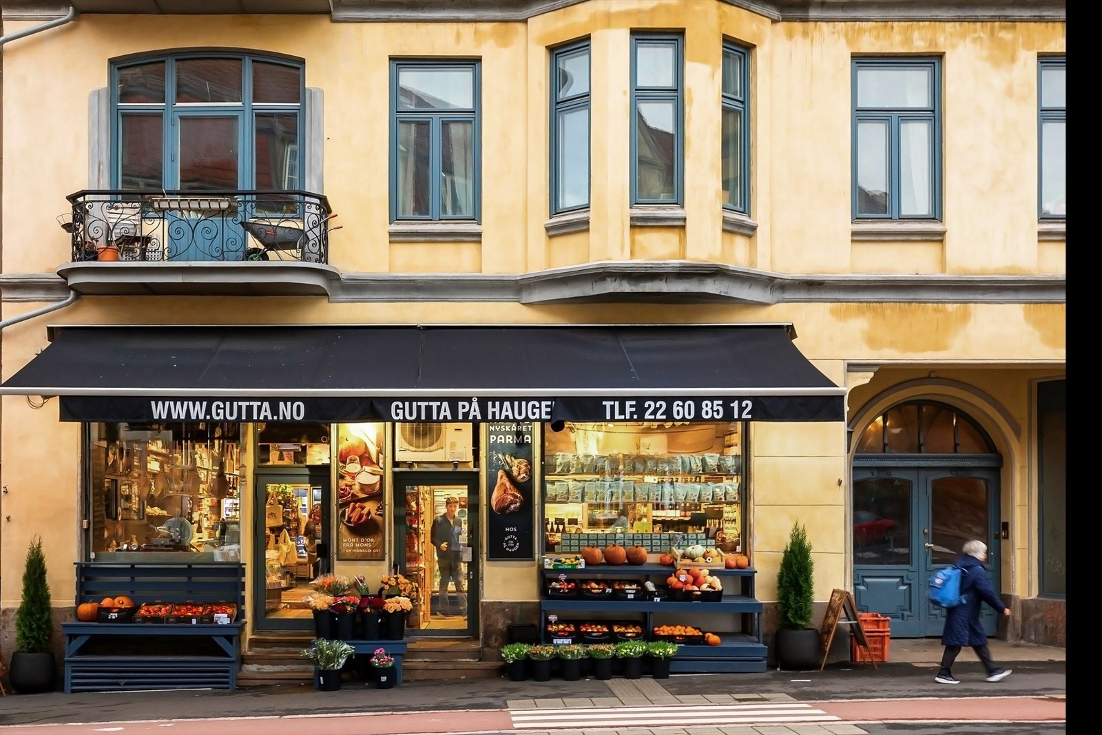 Gutta på Haugen ligger rett ved parken. St.Hanshaugen har rikelig med kaféer, restauranter, dagligvare og gode bussforbindelser. Galleribilde
