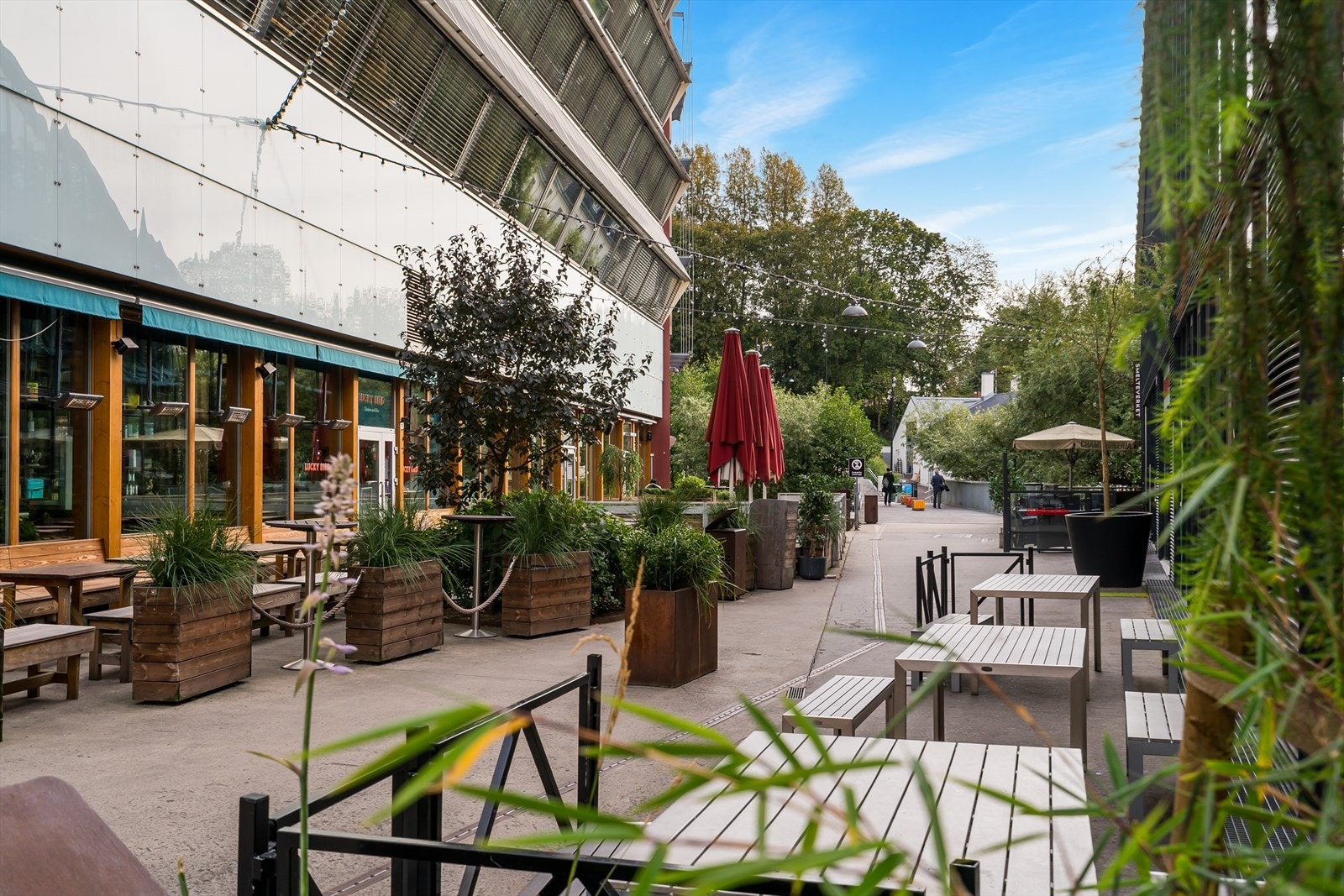 Vulkan har mange serveringssteder, mathall, treningssenter, klatresenter m.m. Galleribilde