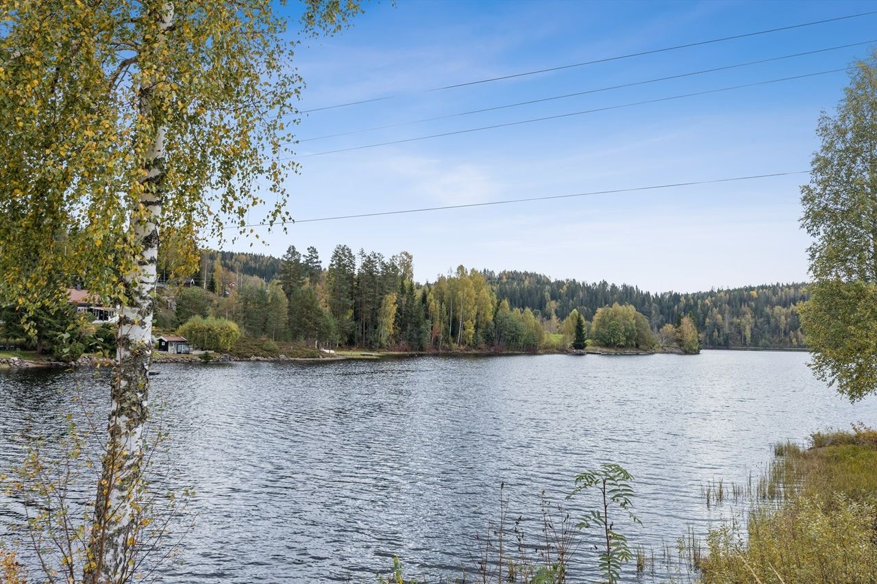 Nærområdet byr på flotte rekreasjonsmuligheter ved innsjøer som Harstadsjøen. Galleribilde