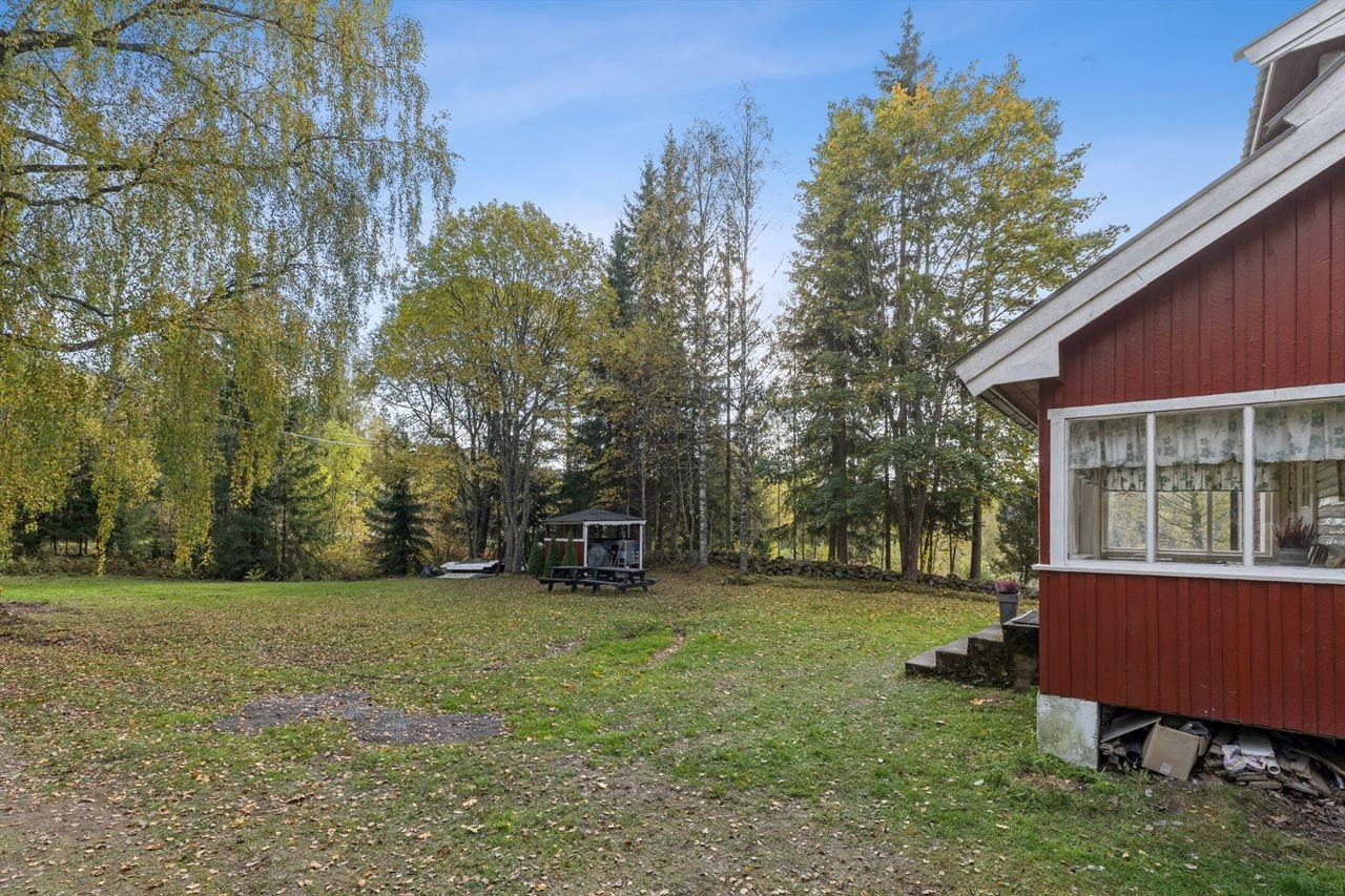 Paviljongen på 6 m² er et hyggelig tilskudd for sosiale sammenkomster utendørs. Galleribilde