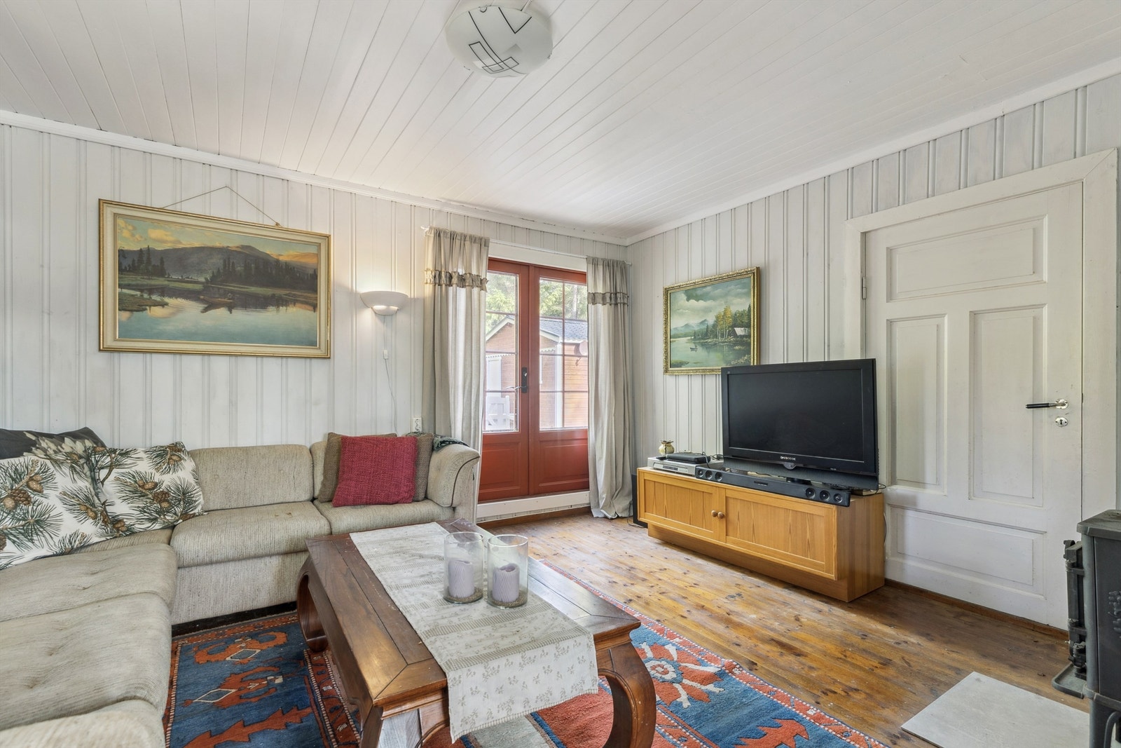 Stuen har god plass for en sofagruppe og øvrig møblement. Galleribilde