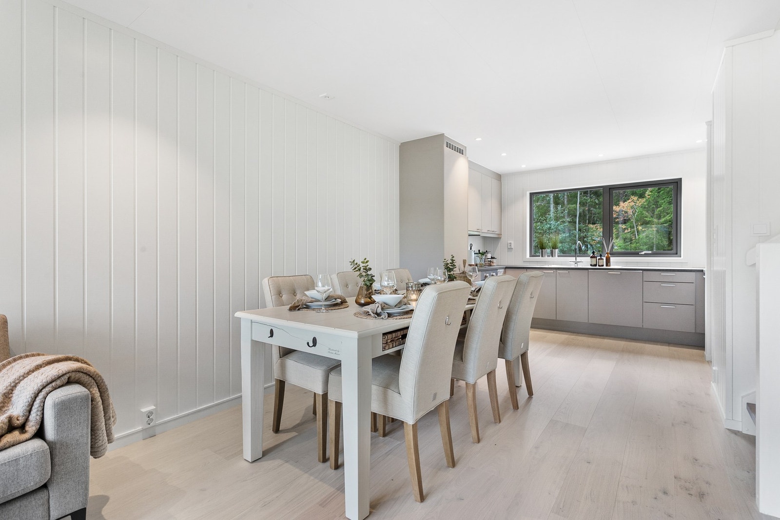 Her kan du dekke på og invitere inn til sosiale sammenkomster og hyggelige måltider. Galleribilde