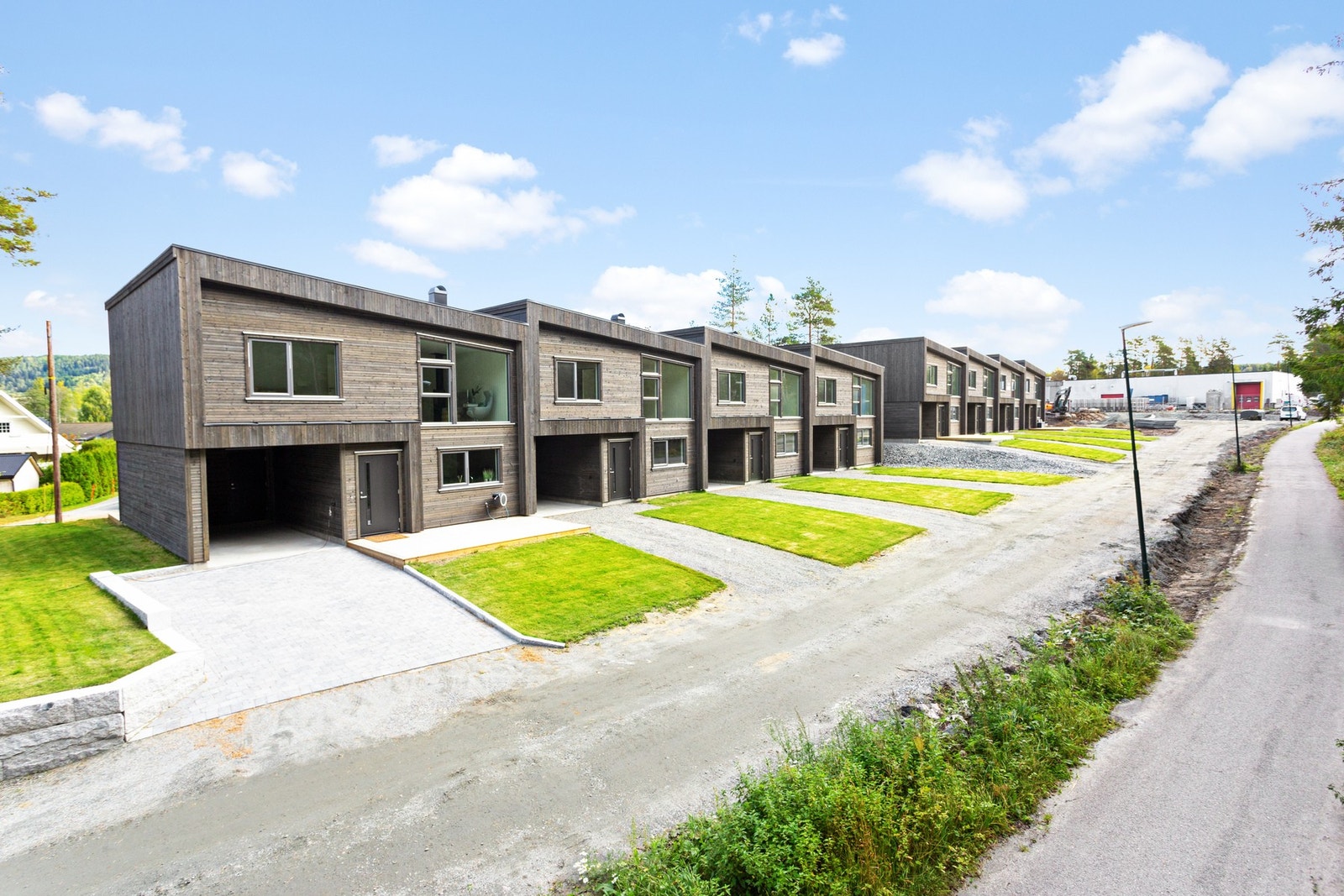 Dette er et flott rekkehus over to plan fra 2022. Galleribilde