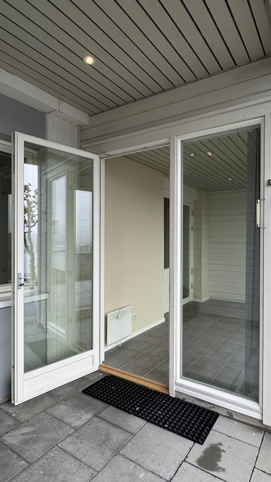 Inngang til vinterhagen fra overbygget terrasse Galleribilde